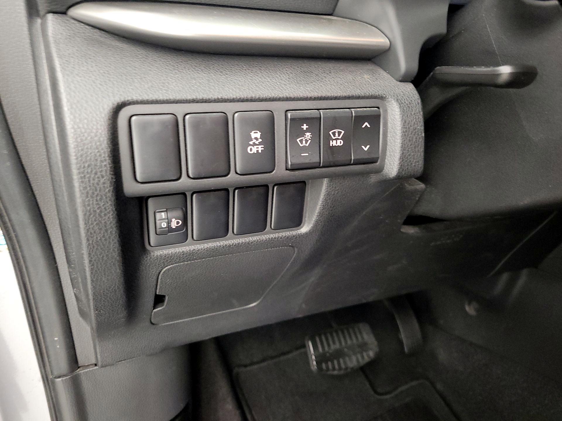 Thumbnail: 2018 Mitsubishi Eclipse Cross - 13