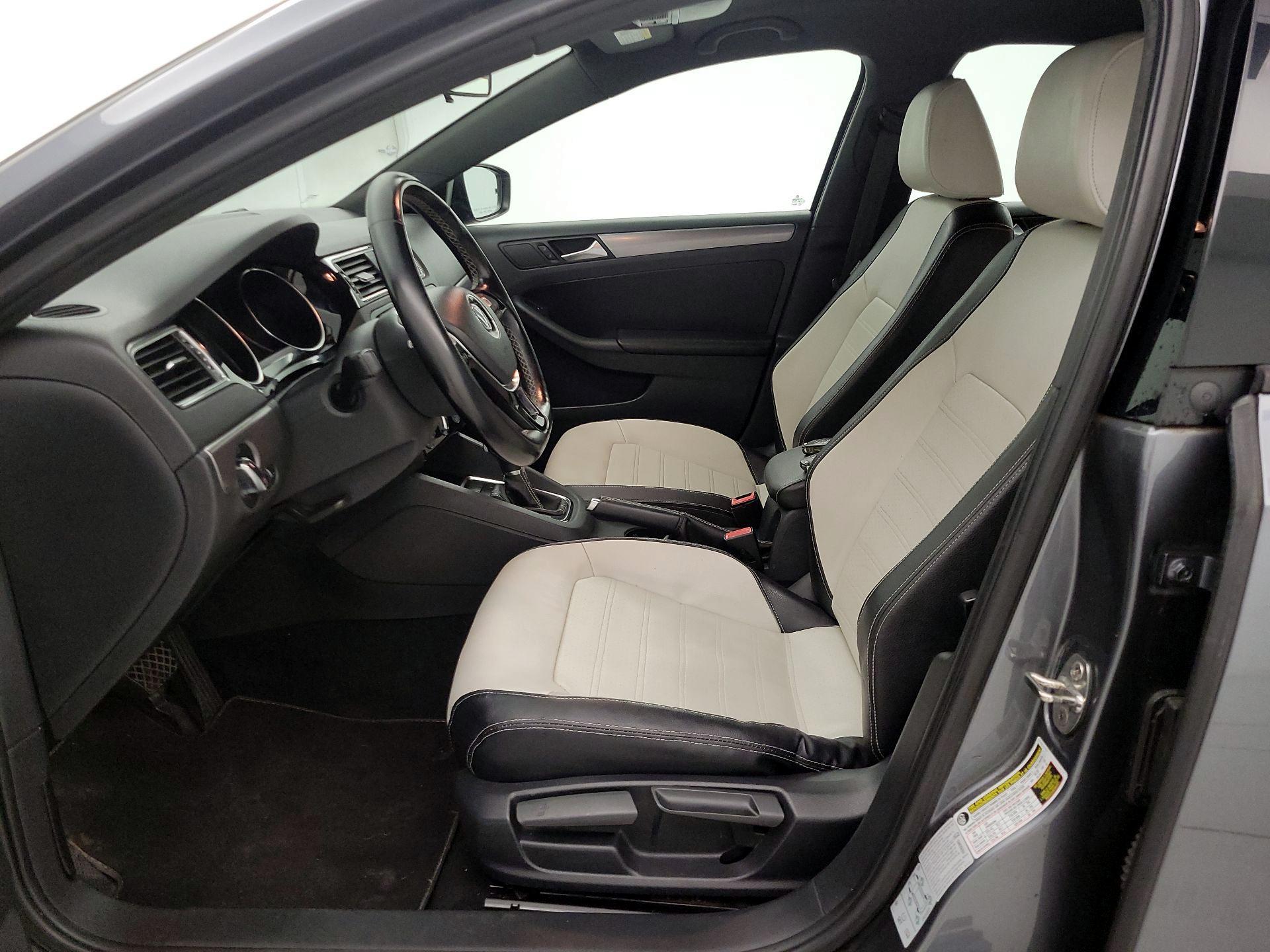 Thumbnail: 2016 Volkswagen Jetta - 11