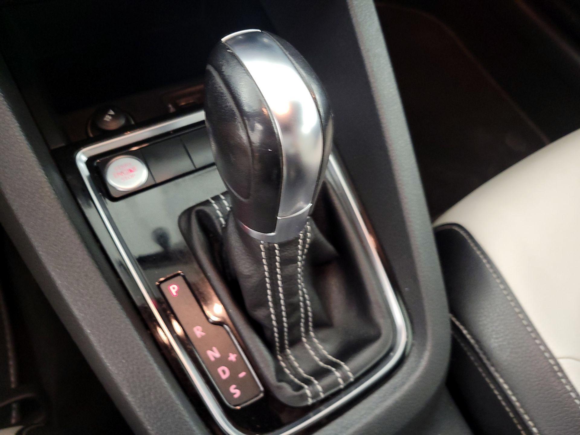 Thumbnail: 2016 Volkswagen Jetta - 18