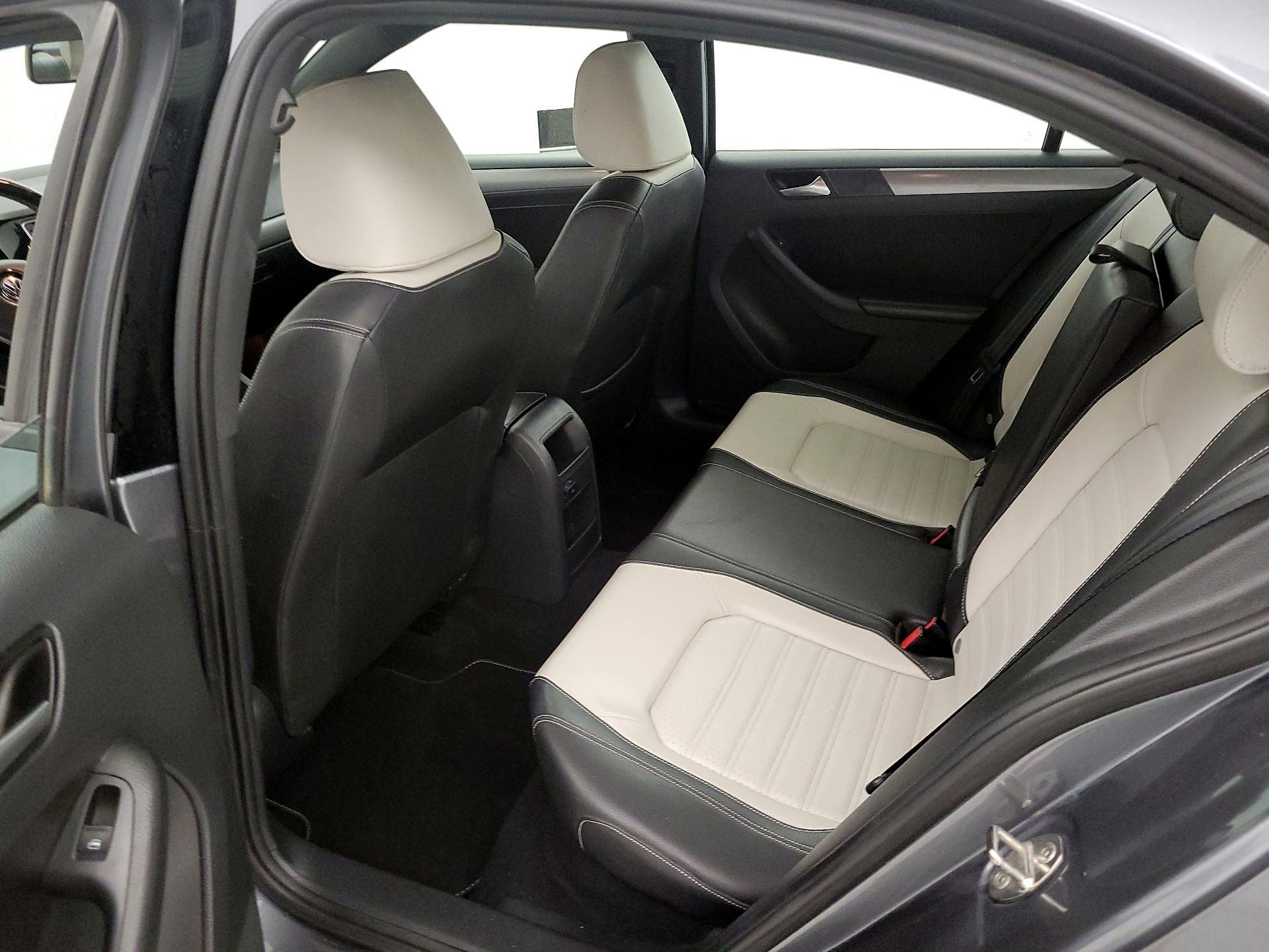 Thumbnail: 2016 Volkswagen Jetta - 20