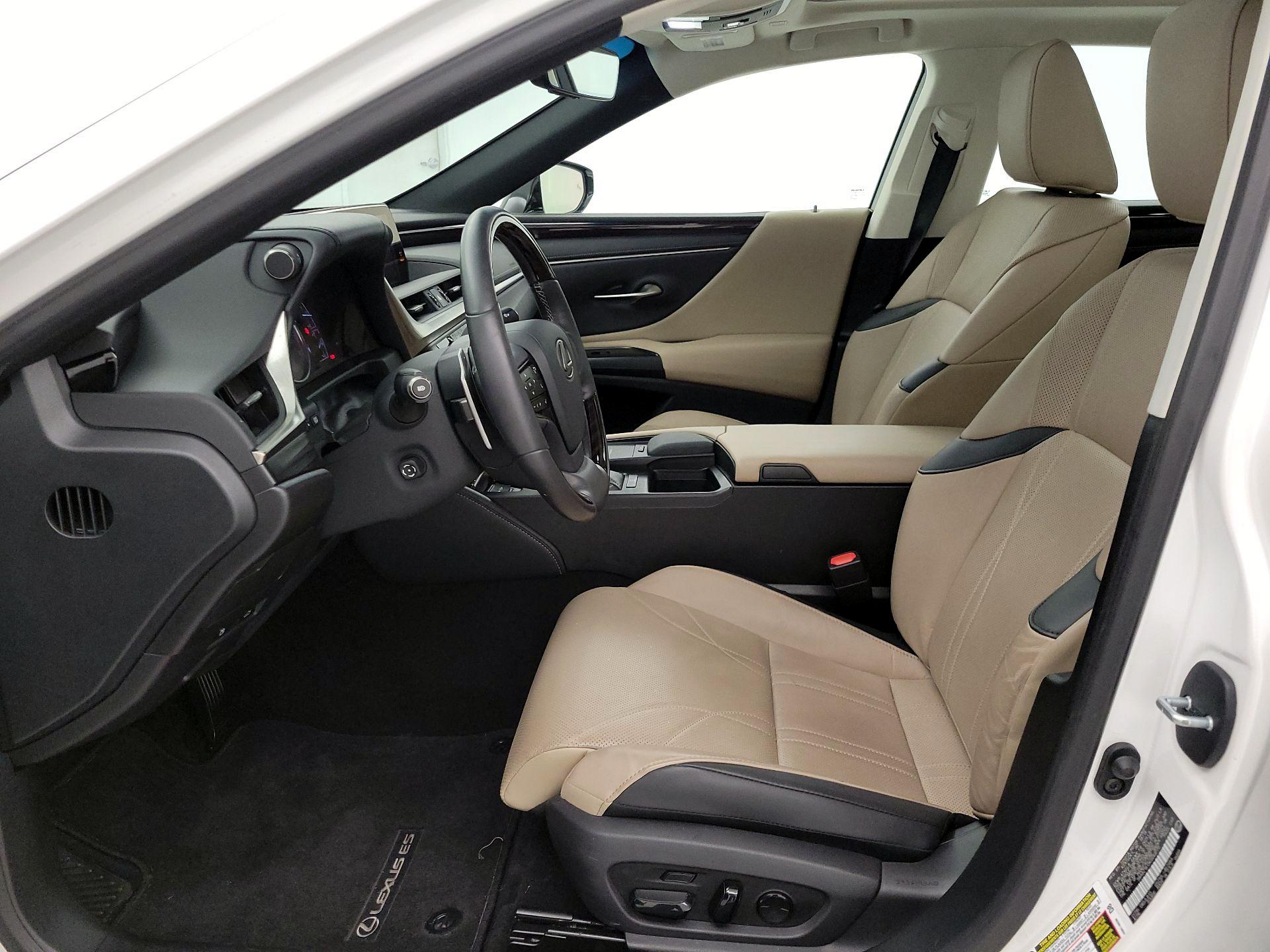 Thumbnail: 2019 Lexus ES - 11