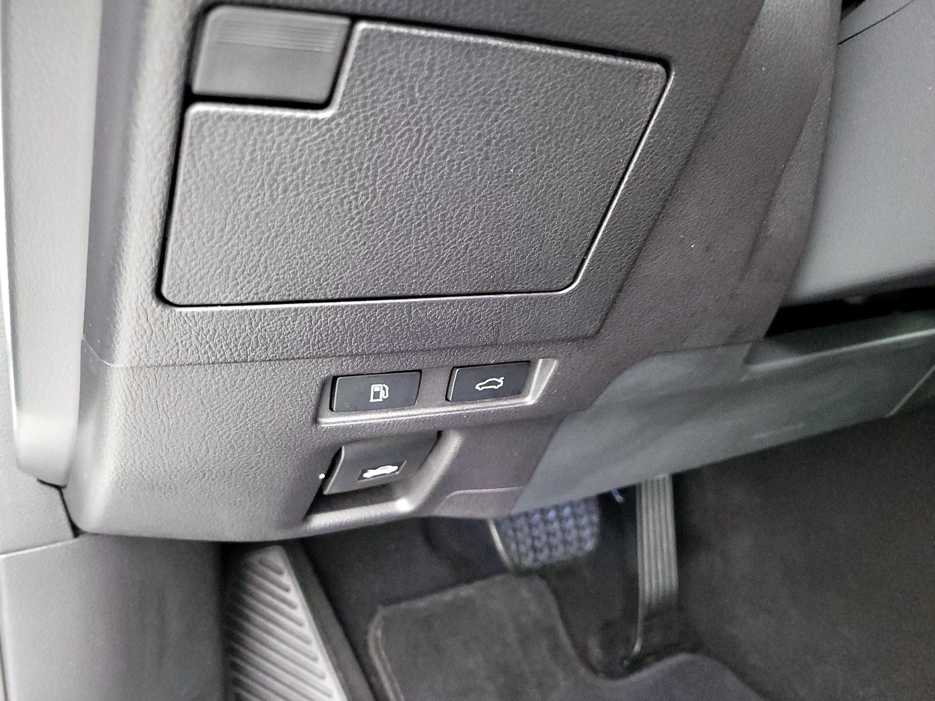 Thumbnail: 2019 Lexus ES - 13