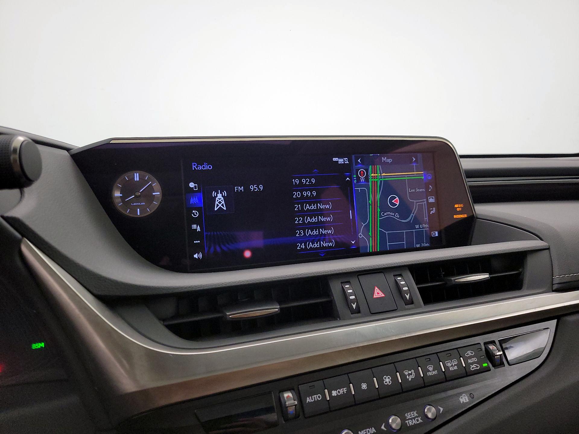 Thumbnail: 2019 Lexus ES - 16