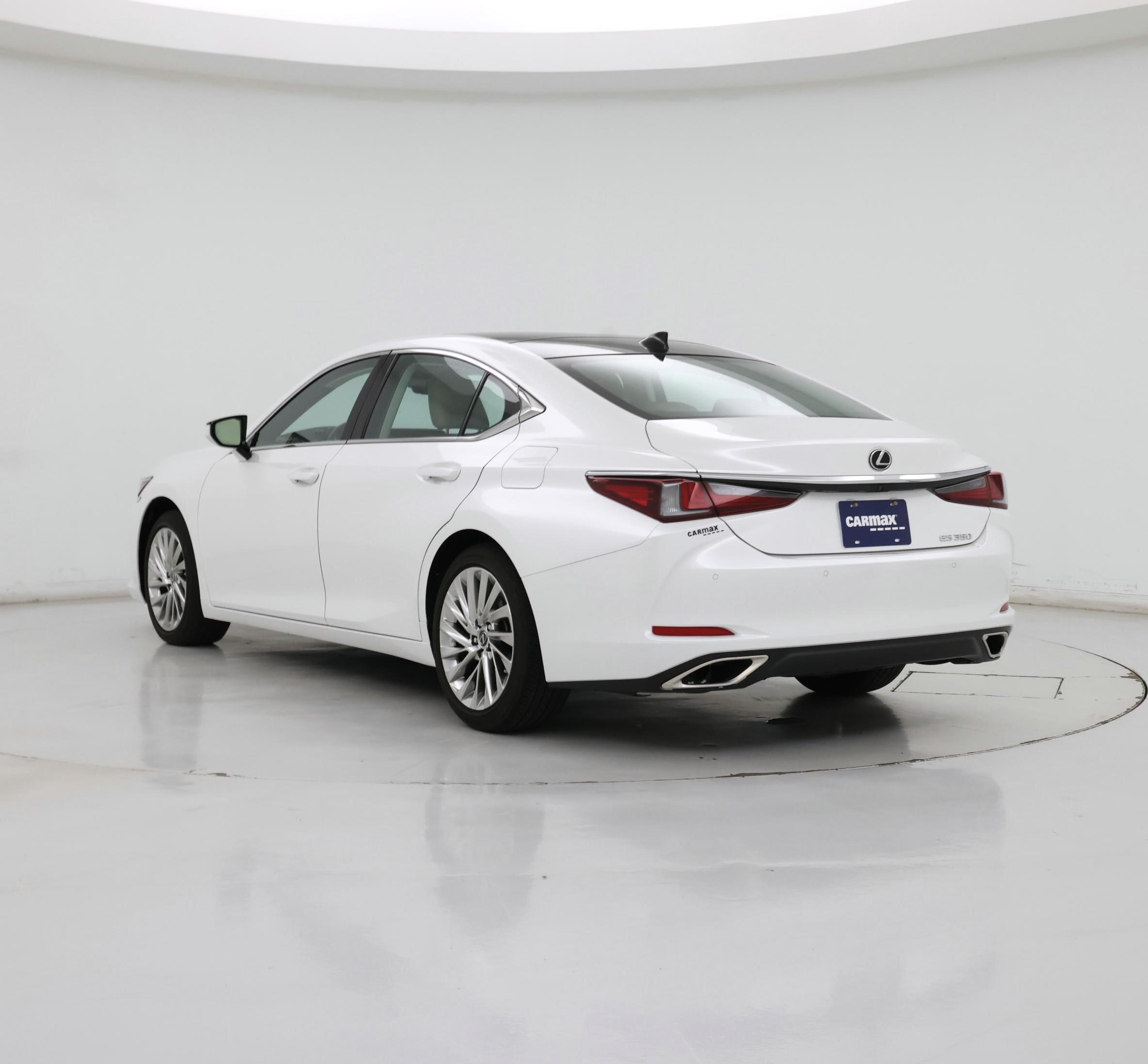 Thumbnail: 2019 Lexus ES - 2