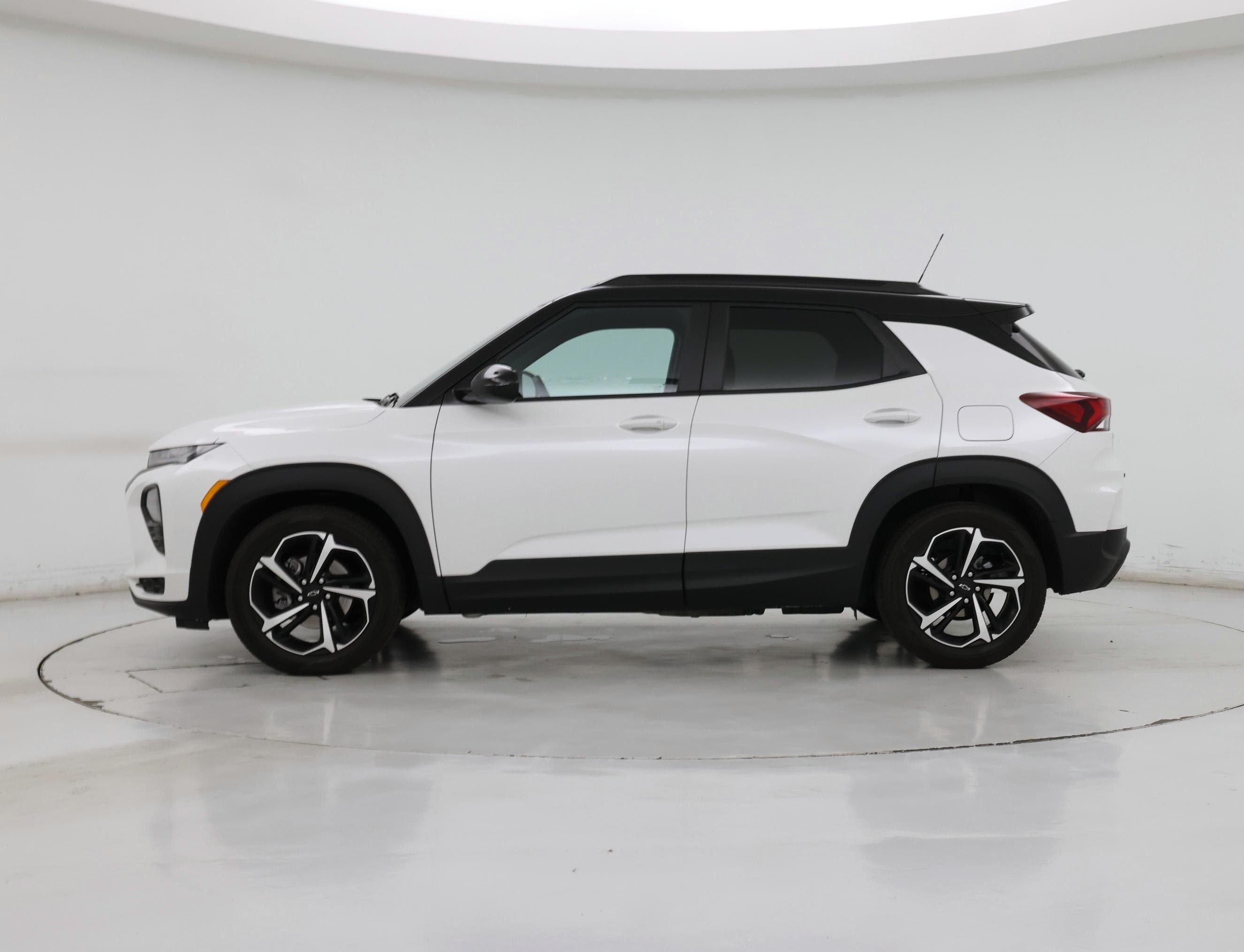 Thumbnail: 2022 Chevrolet TrailBlazer - 3
