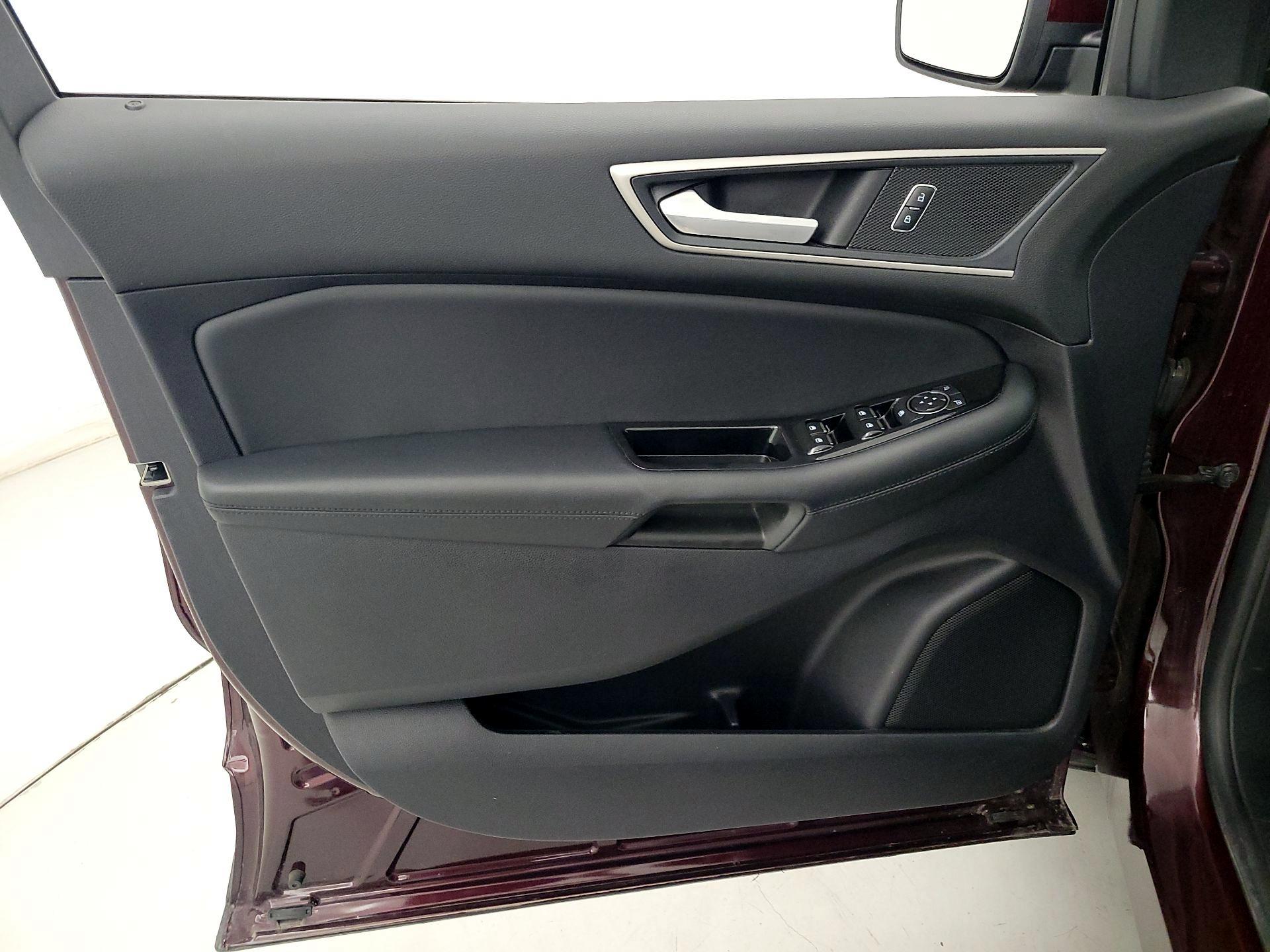 Thumbnail: 2019 Ford Edge - 12