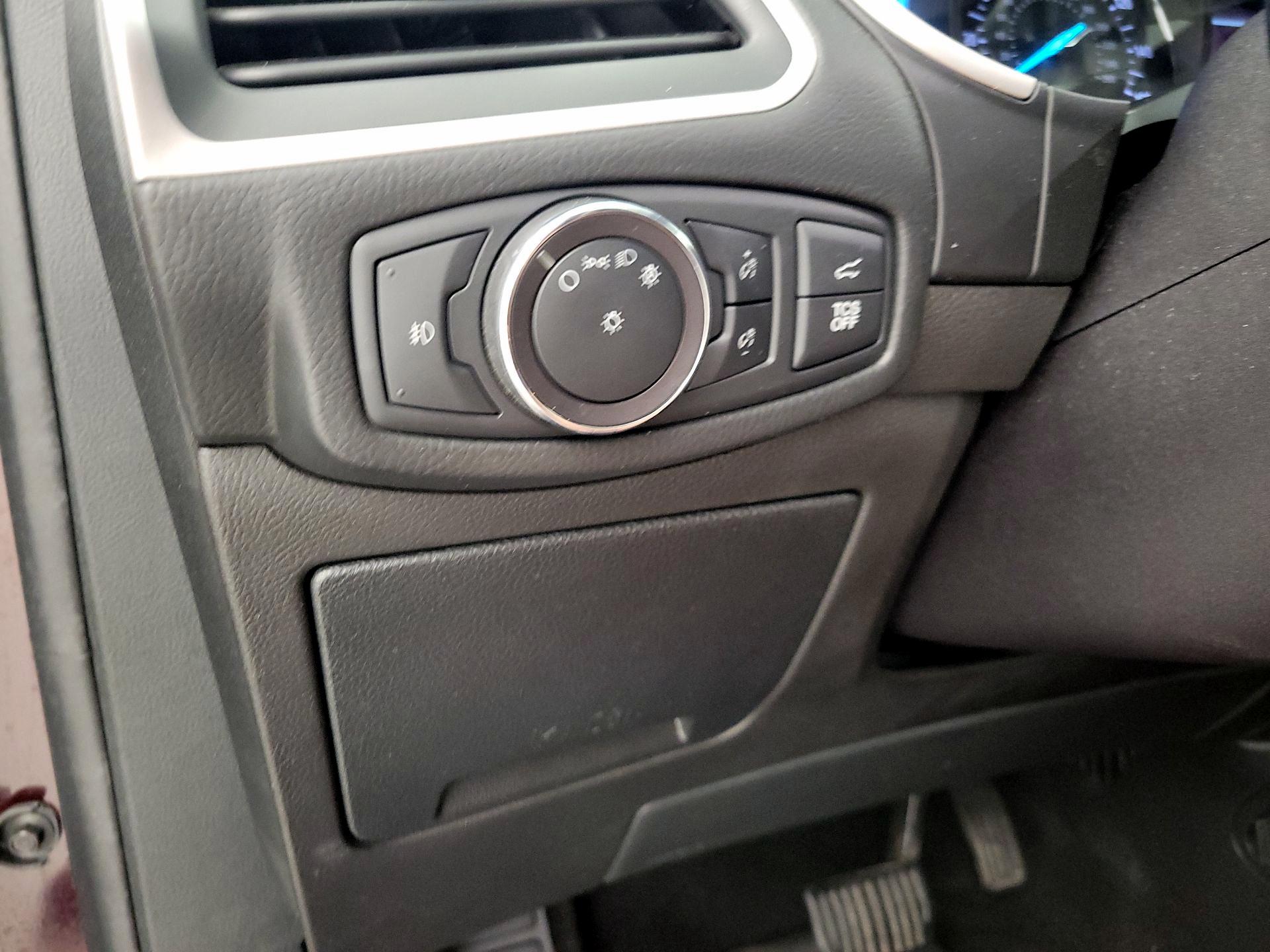 Thumbnail: 2019 Ford Edge - 13