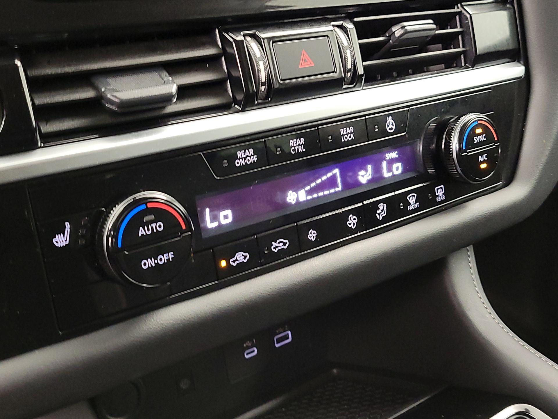 Thumbnail: 2024 Nissan Pathfinder - 17