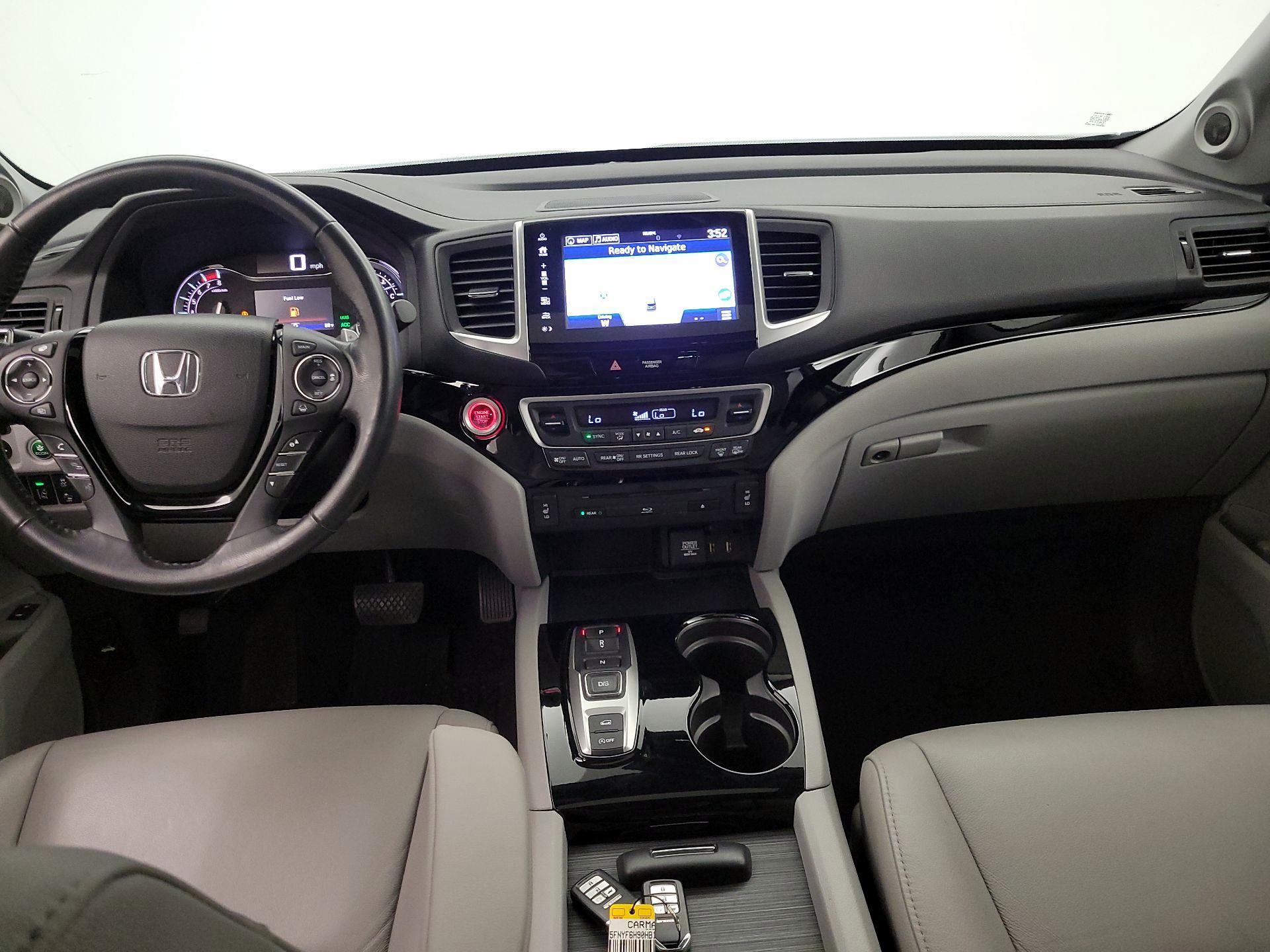 Thumbnail: 2017 Honda Pilot - 9