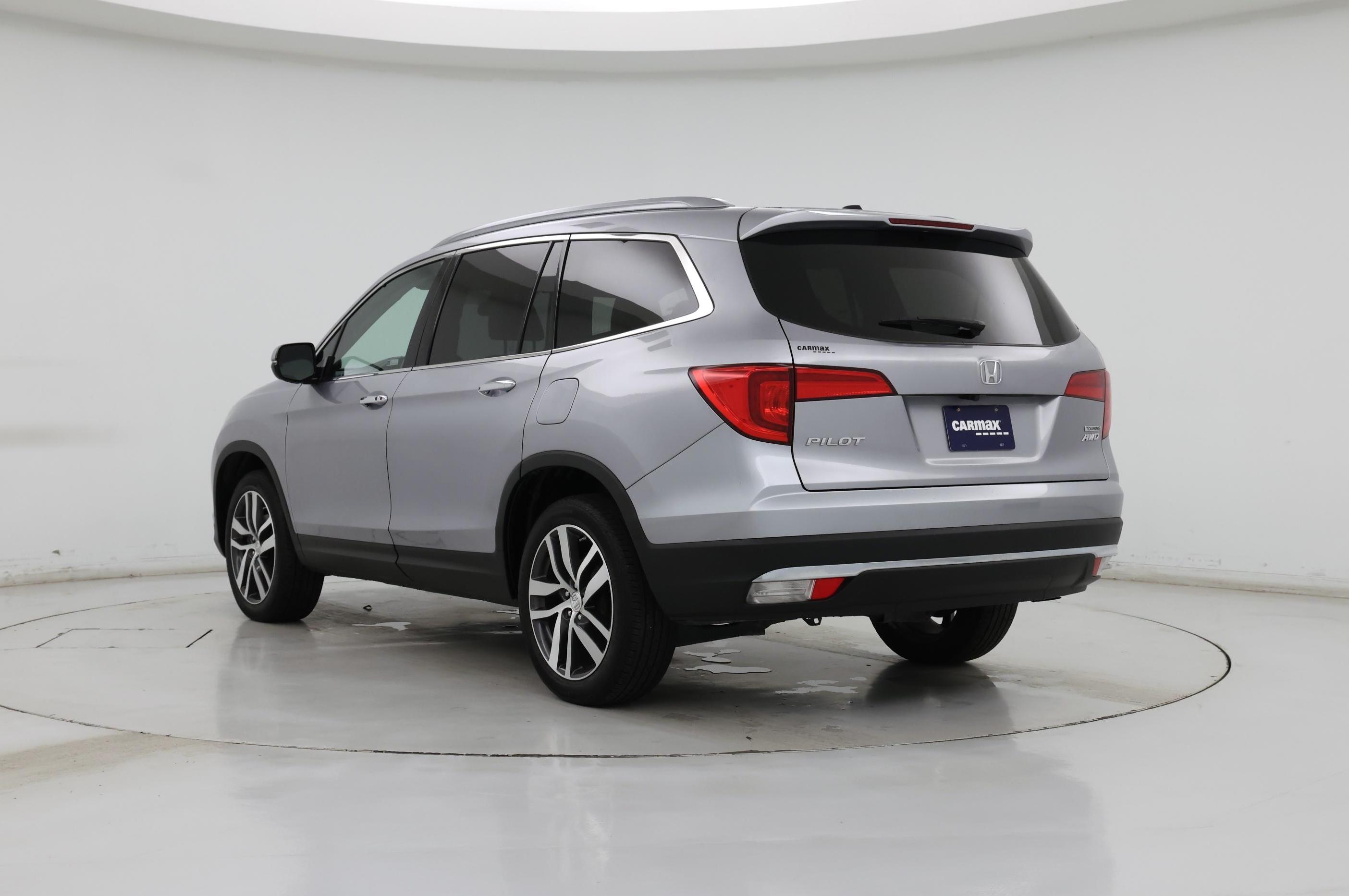 Thumbnail: 2017 Honda Pilot - 2