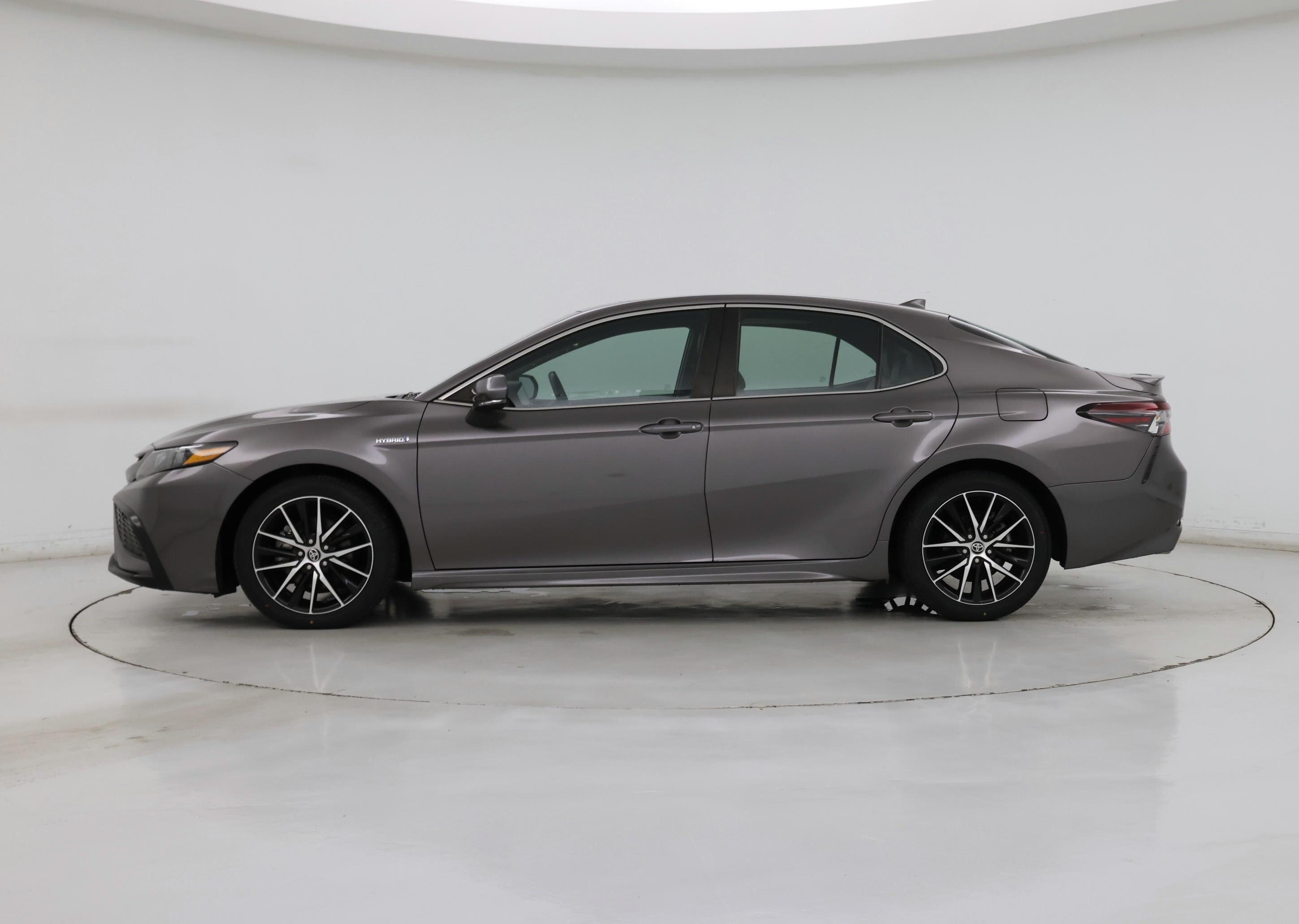 Thumbnail: 2021 Toyota Camry - 3