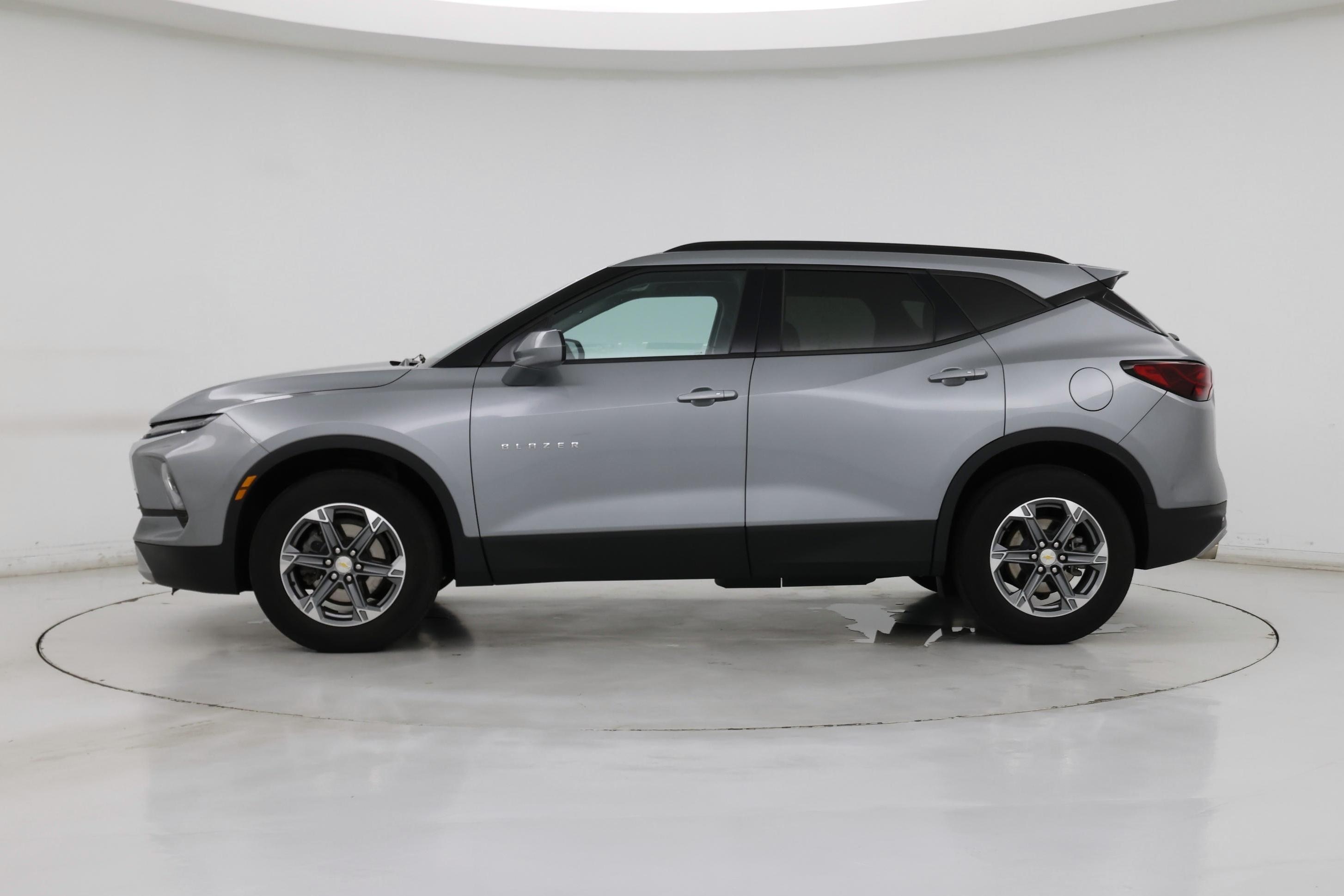 Thumbnail: 2023 Chevrolet Blazer - 3