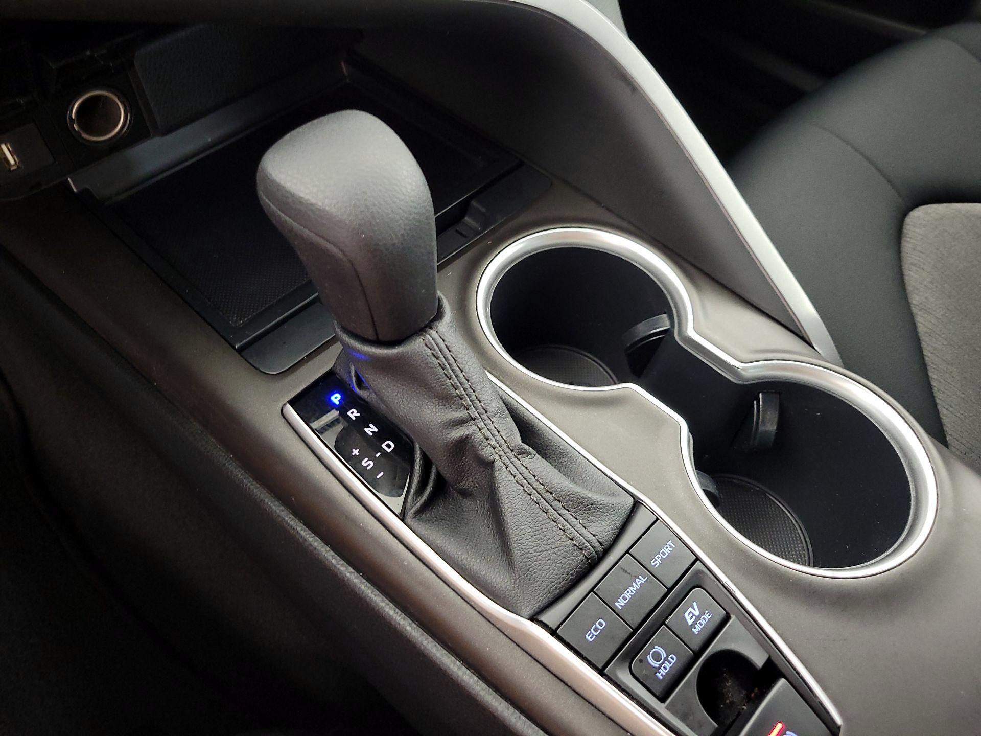 Thumbnail: 2021 Toyota Camry - 17