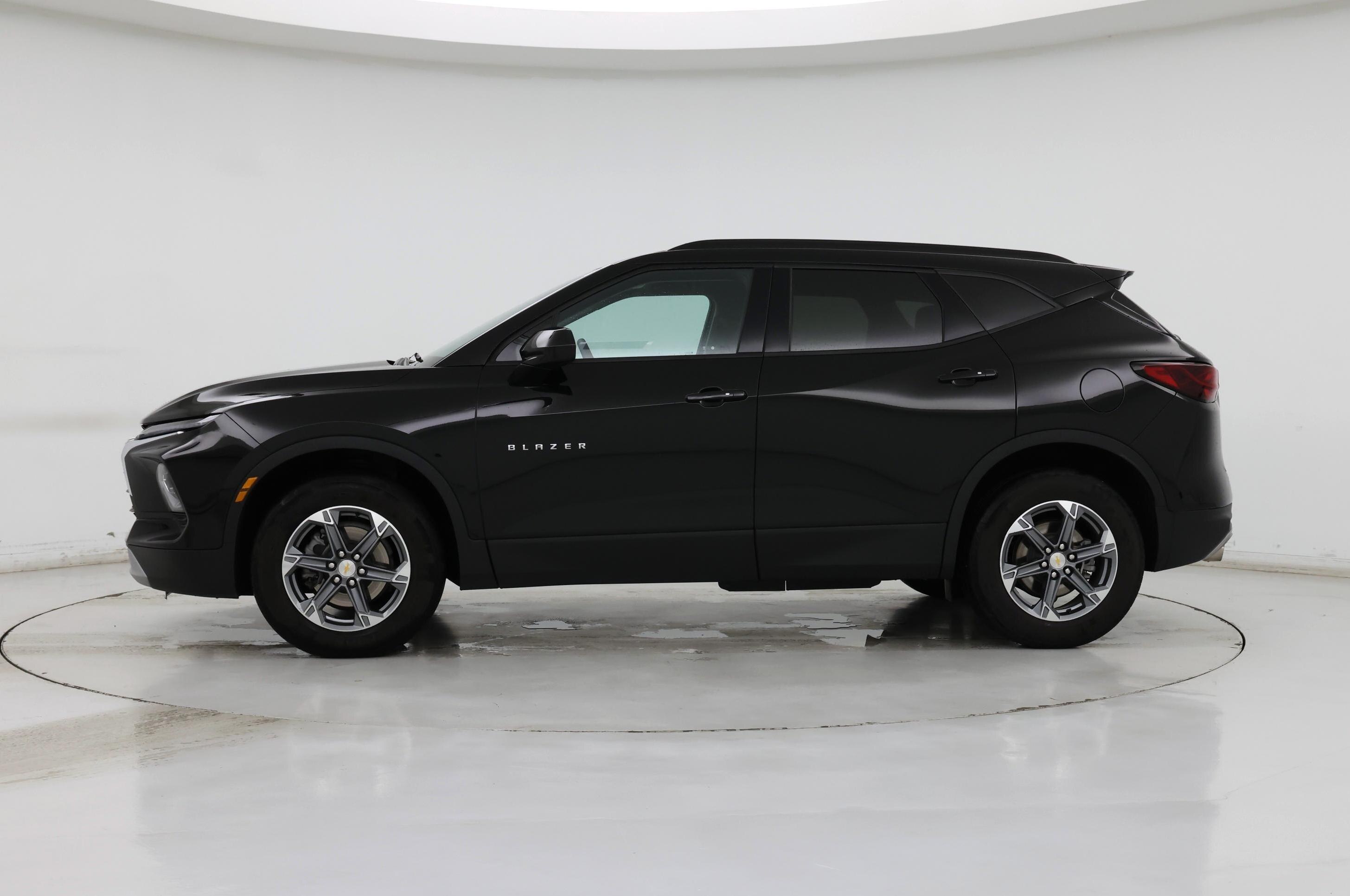 Thumbnail: 2023 Chevrolet Blazer - 3
