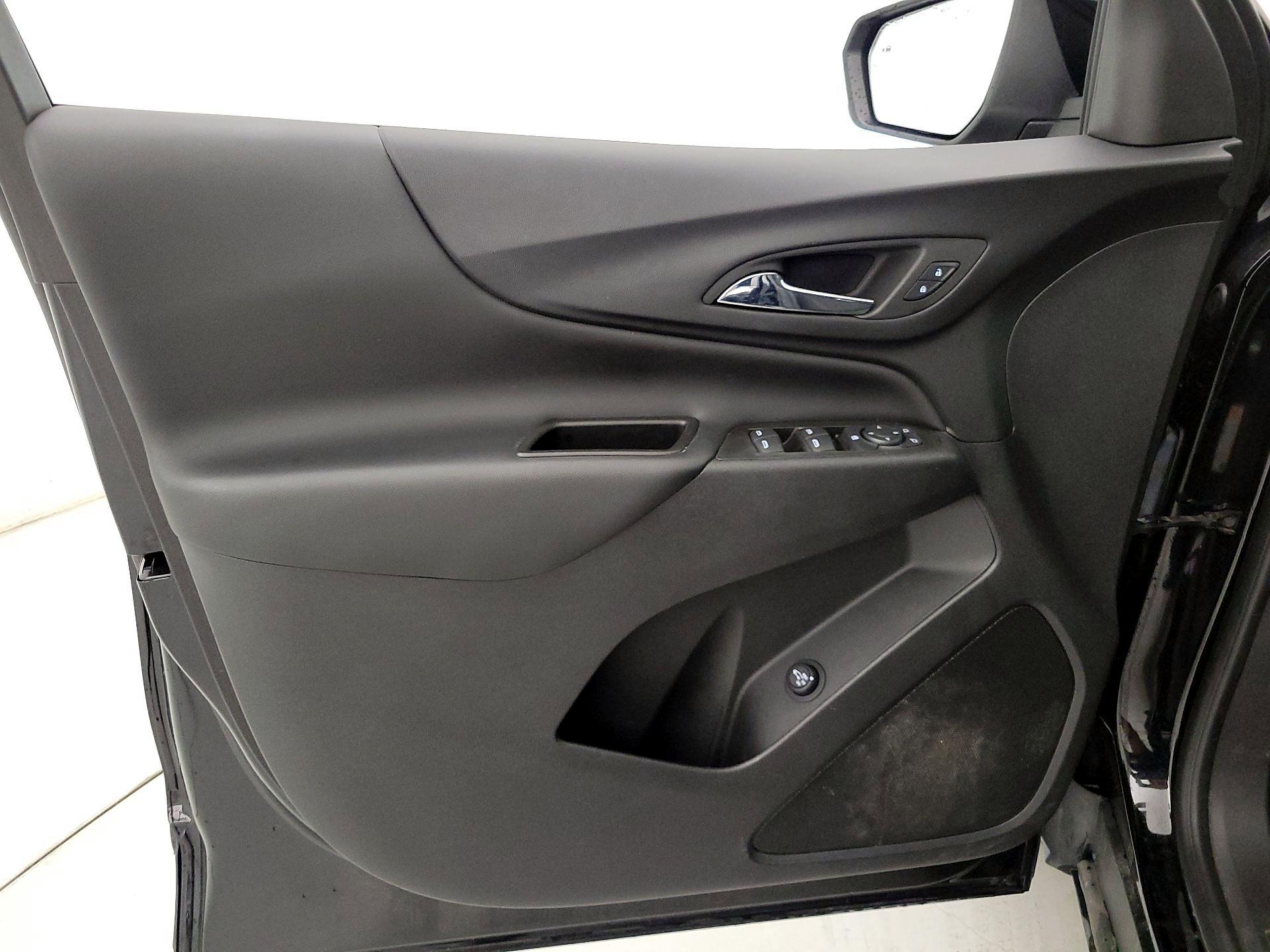 Thumbnail: 2022 Chevrolet Equinox - 12