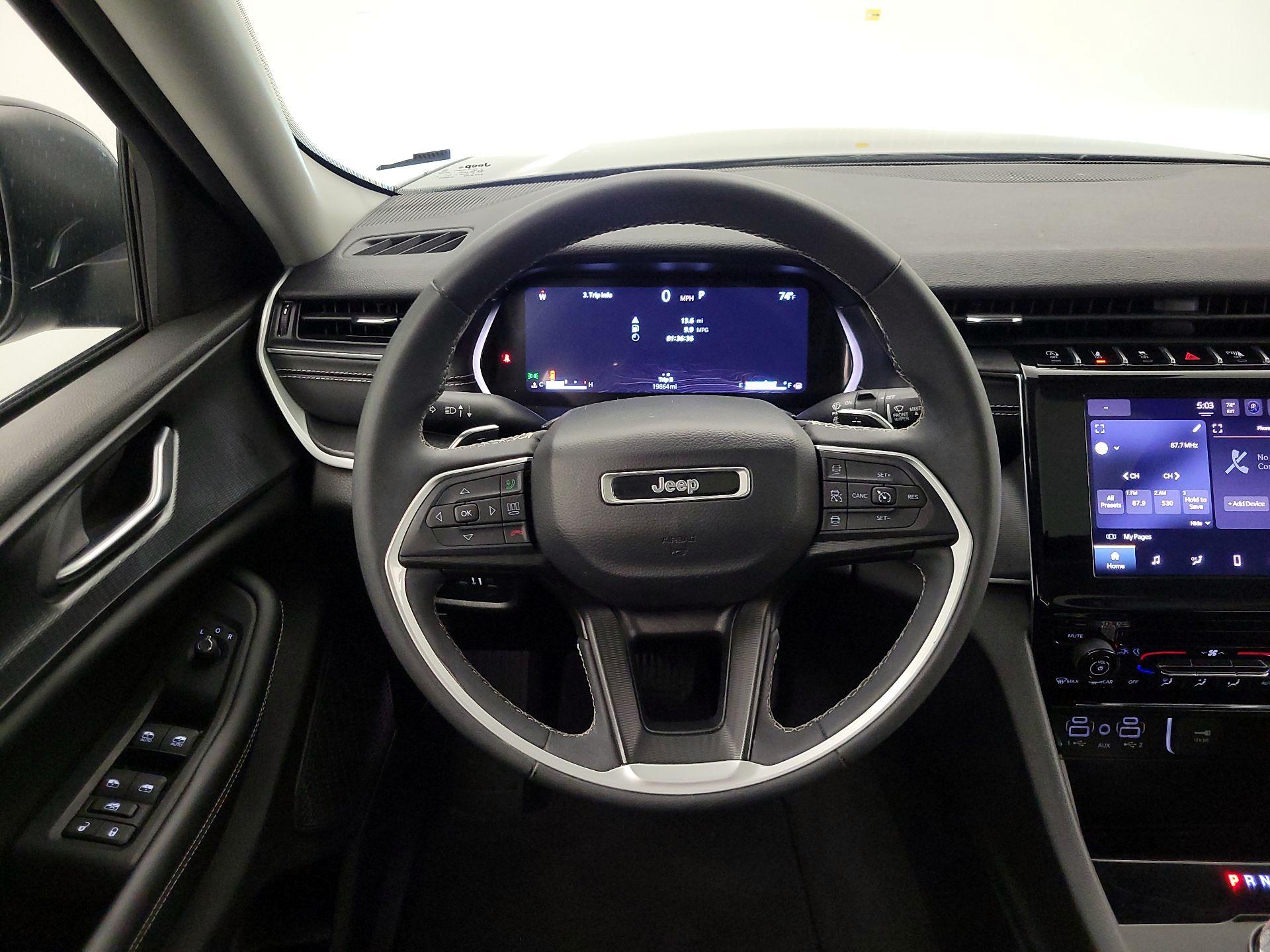 Thumbnail: 2023 Jeep Grand Cherokee - 10