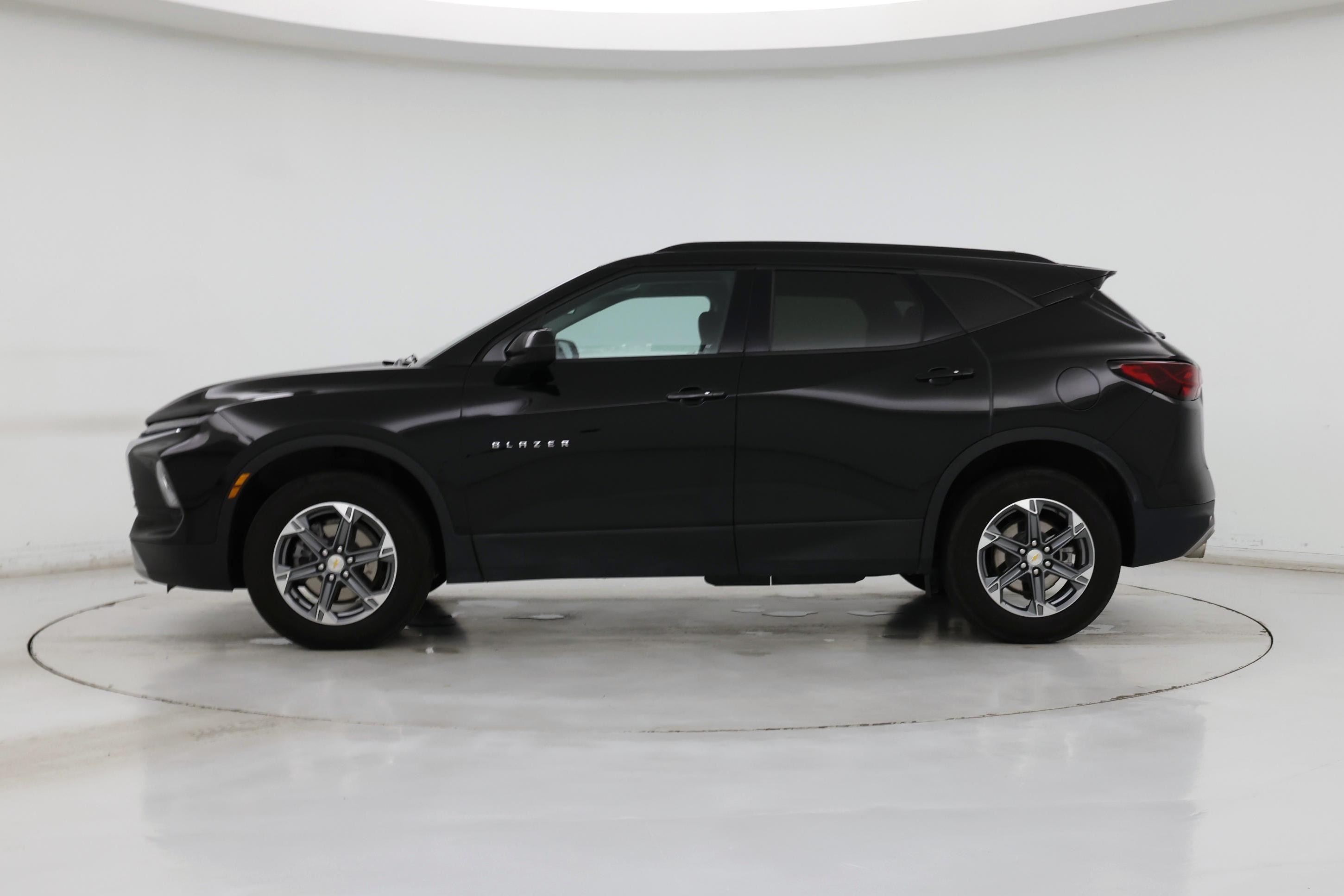 Thumbnail: 2023 Chevrolet Blazer - 3