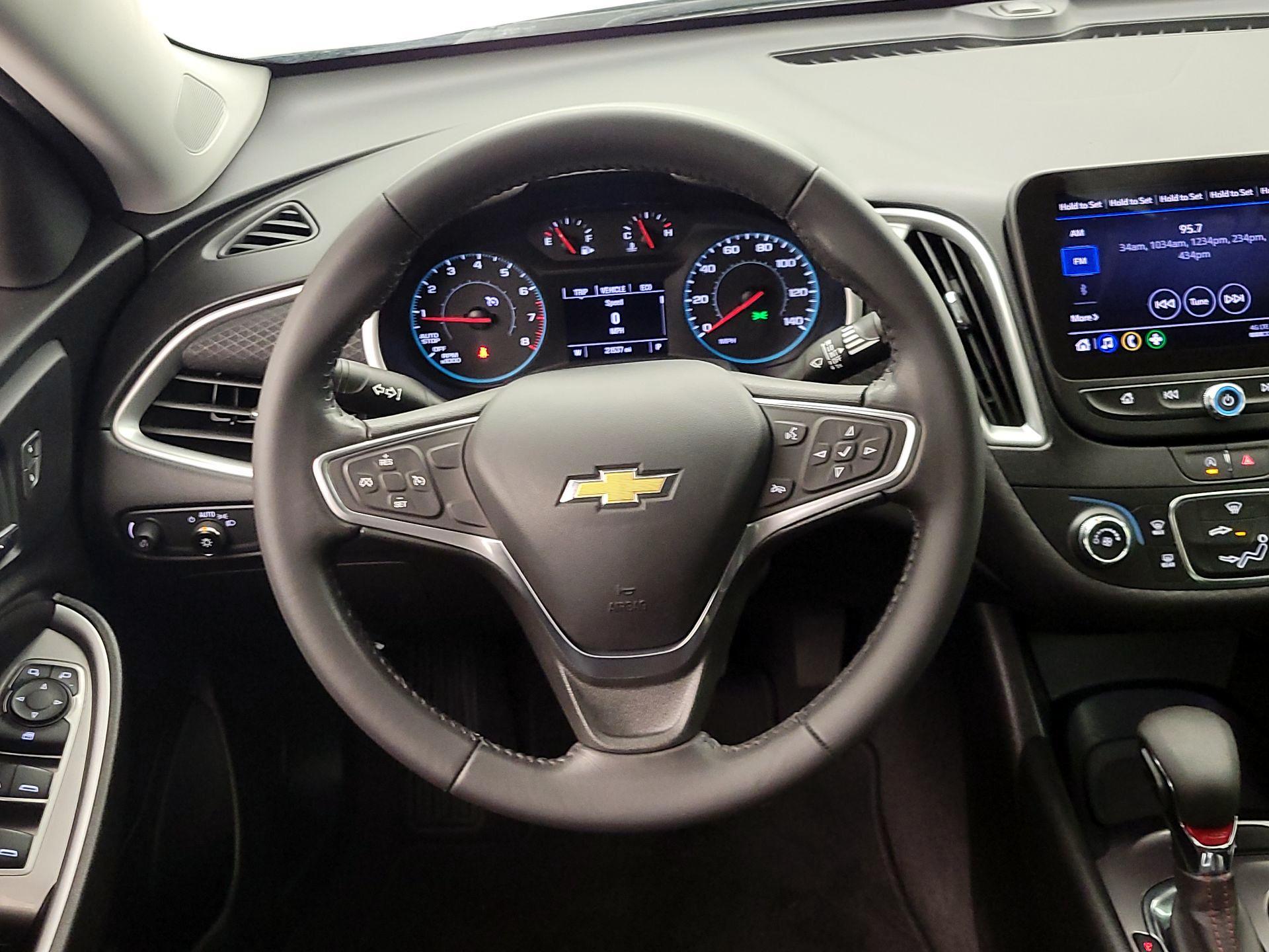 Thumbnail: 2022 Chevrolet Malibu - 10