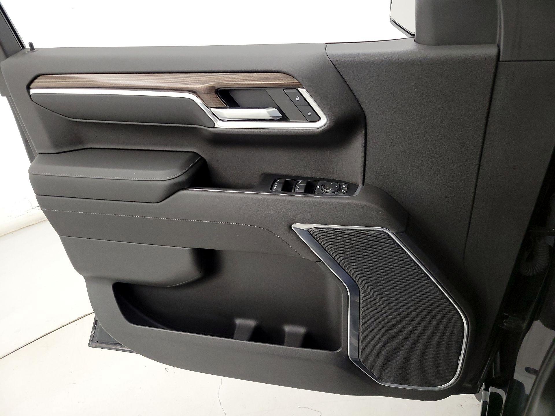 Thumbnail: 2022 Chevrolet Silverado 1500 - 12