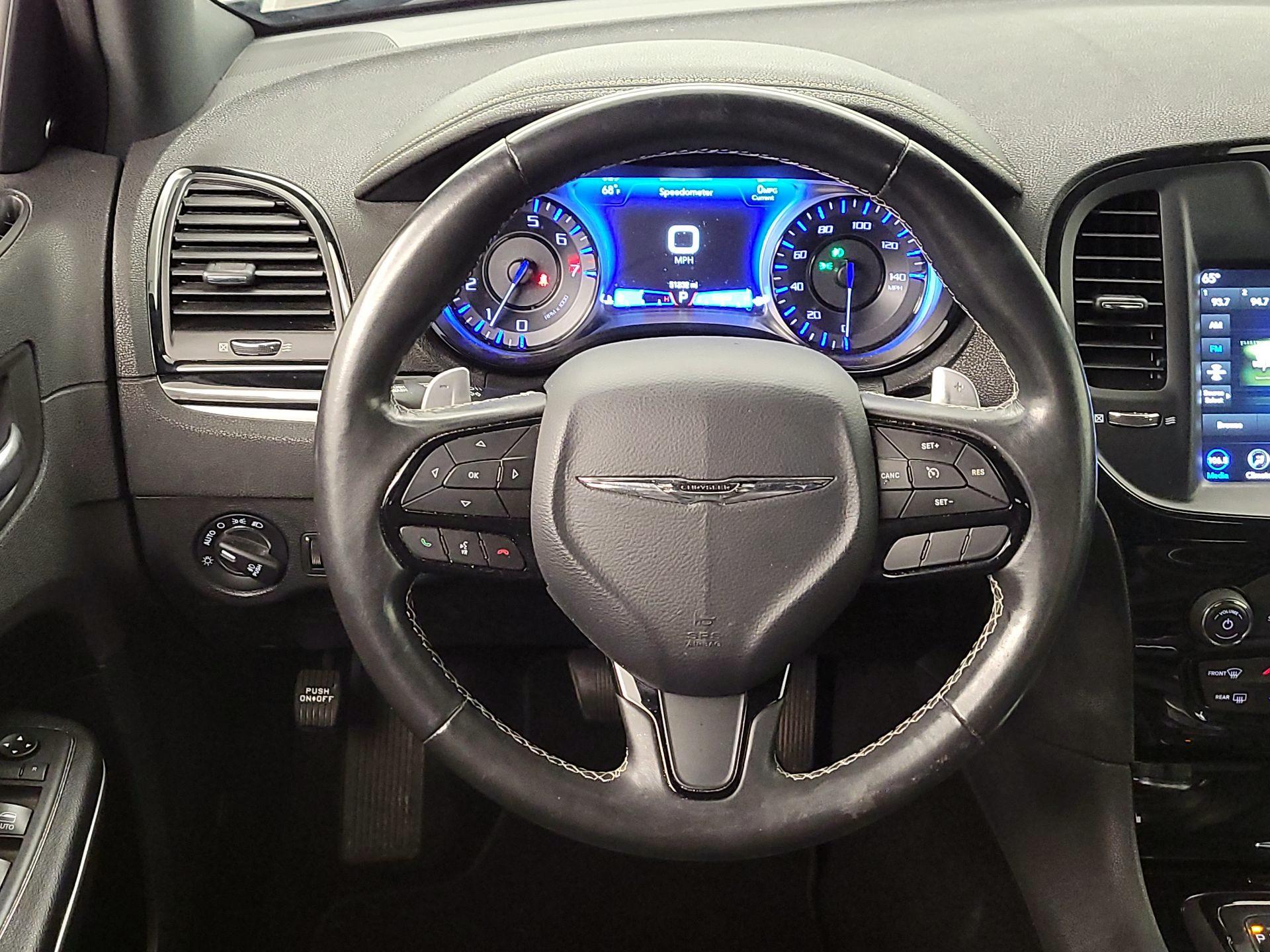 Thumbnail: 2020 Chrysler 300 - 10
