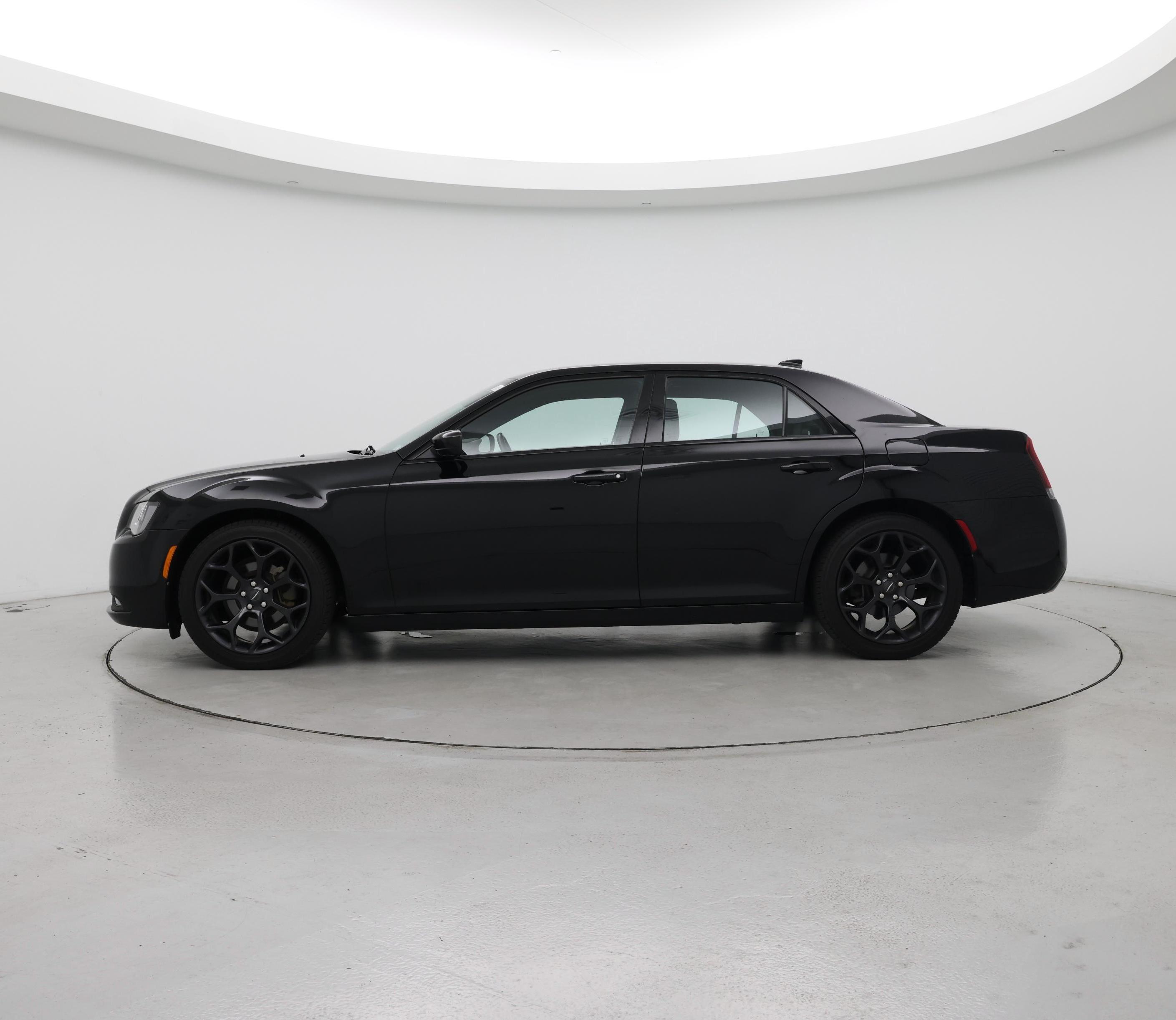 Thumbnail: 2020 Chrysler 300 - 3