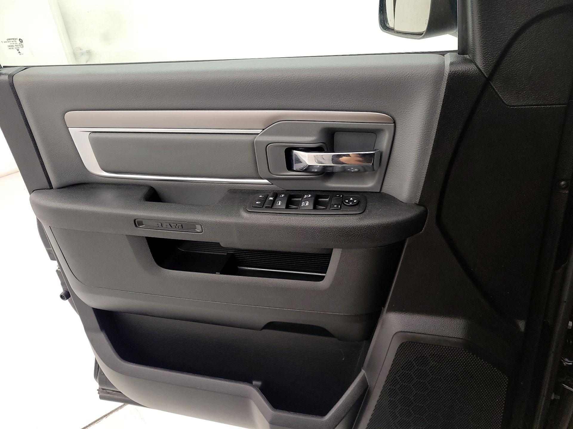 Thumbnail: 2023 RAM 1500 Classic - 12