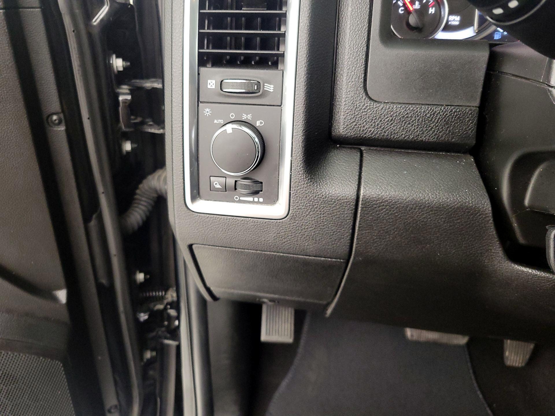 Thumbnail: 2023 RAM 1500 Classic - 13