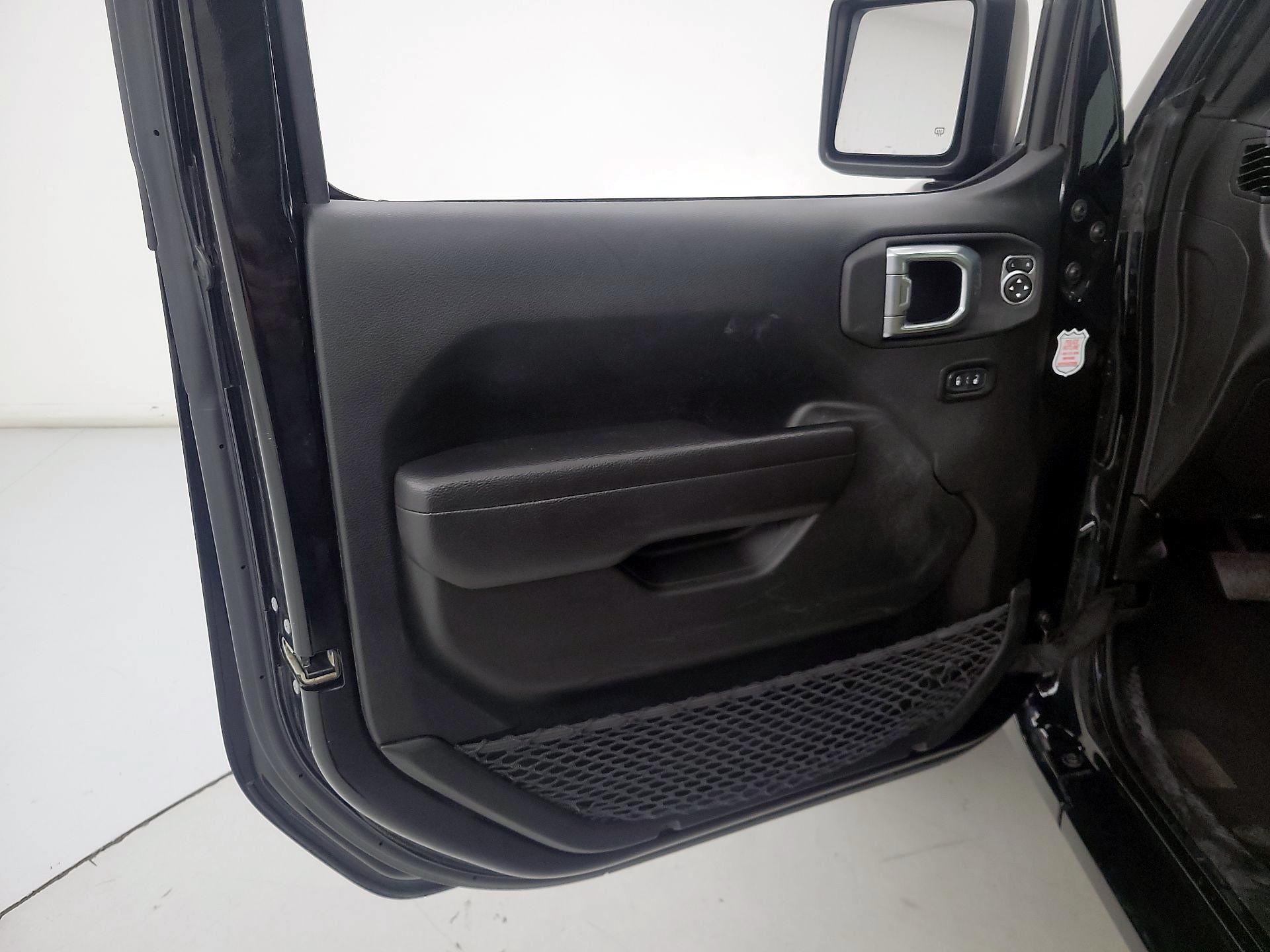 Thumbnail: 2023 Jeep Gladiator - 12