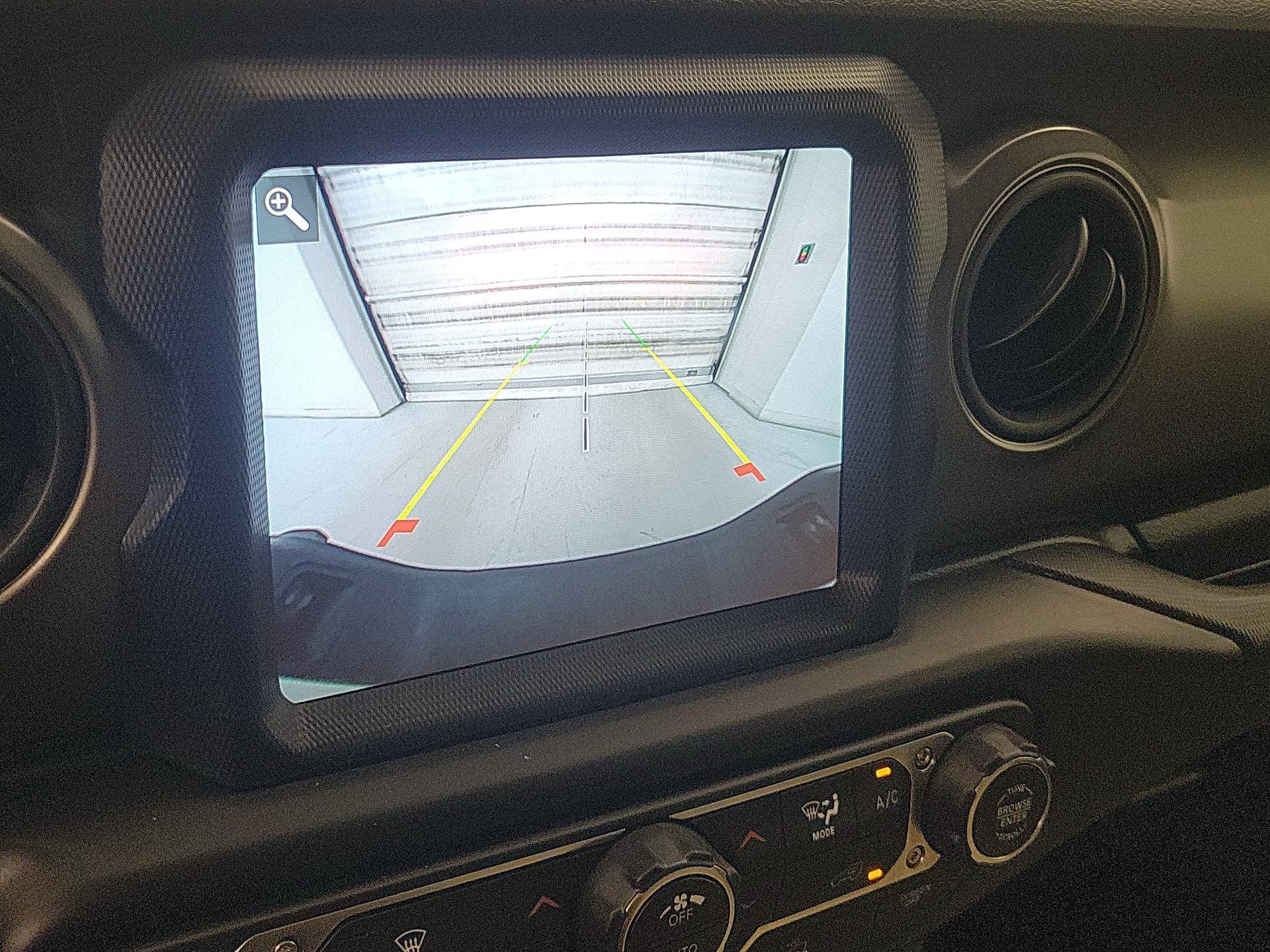 Thumbnail: 2023 Jeep Gladiator - 15