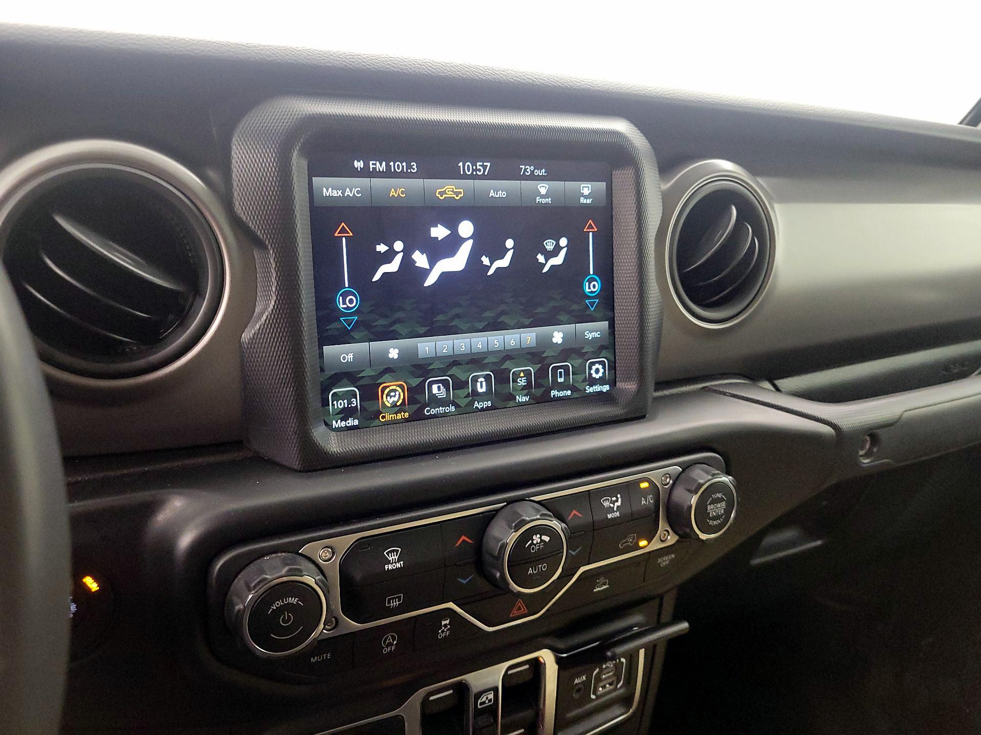 Thumbnail: 2023 Jeep Gladiator - 17