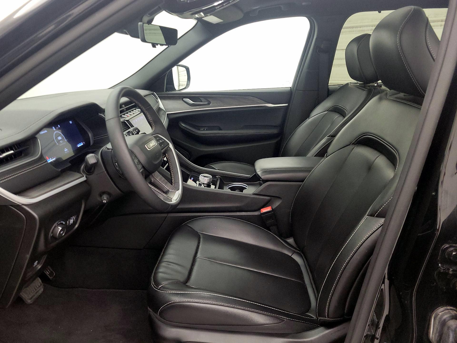 Thumbnail: 2024 Jeep Grand Cherokee L - 11