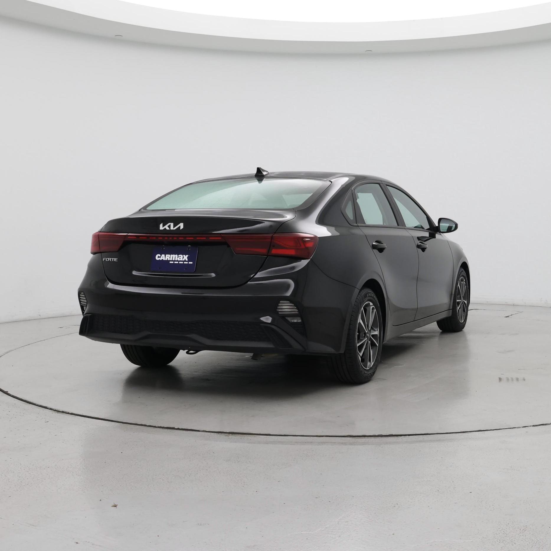 Thumbnail: 2023 Kia Forte - 8