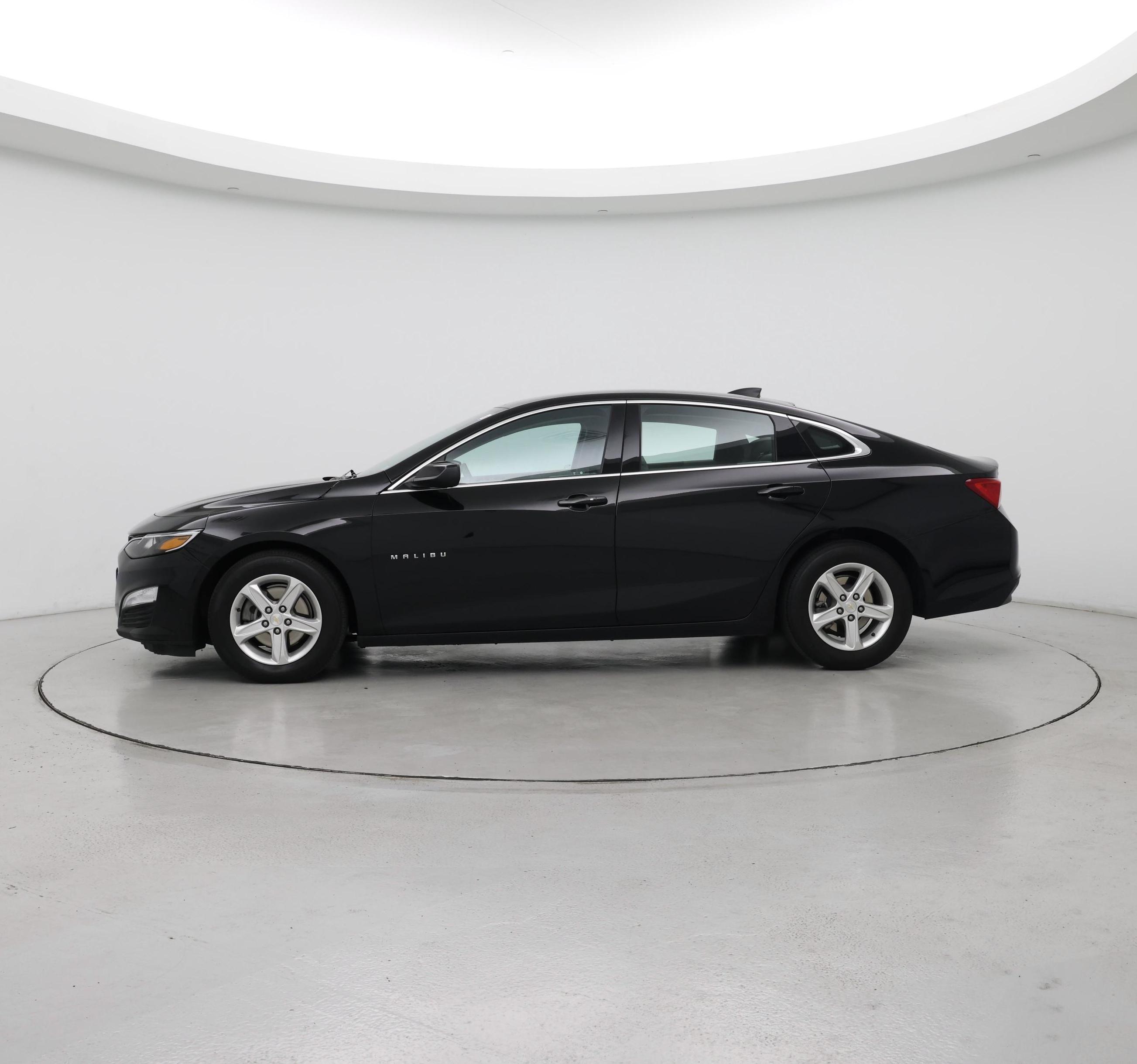 Thumbnail: 2022 Chevrolet Malibu - 3
