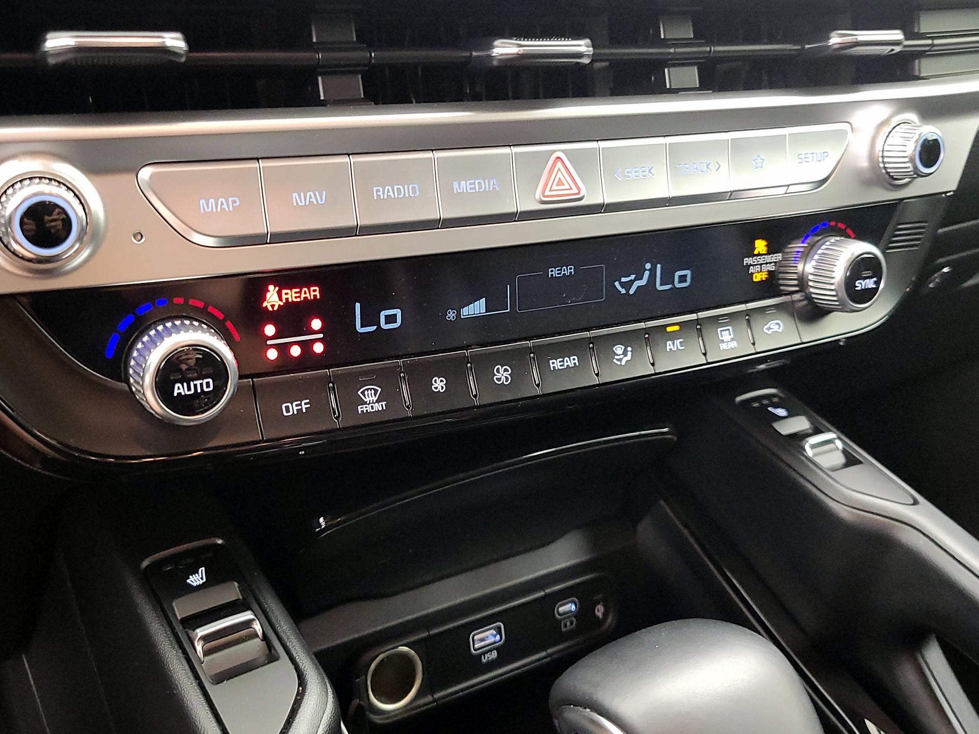 Thumbnail: 2023 Kia Telluride - 17