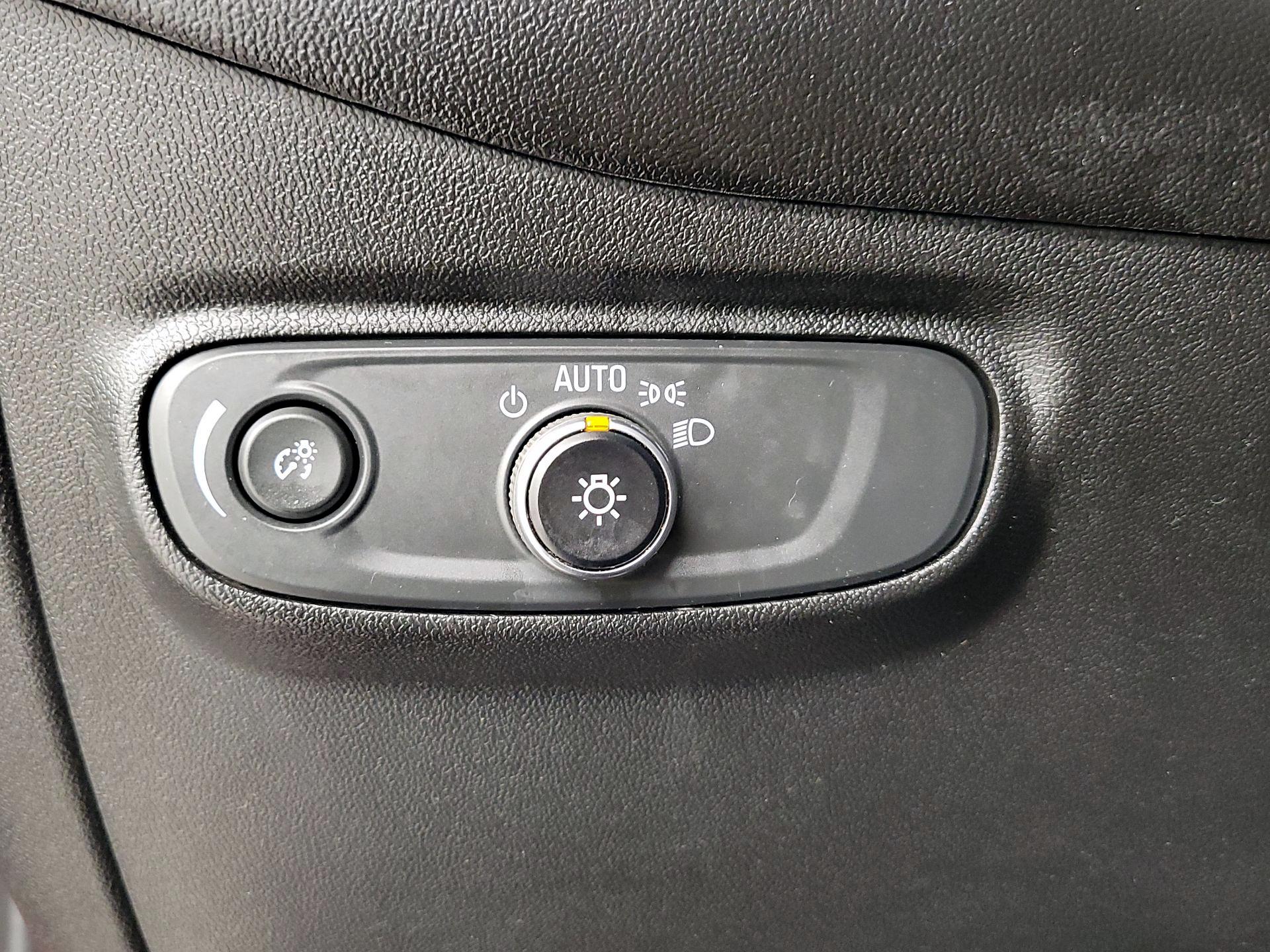 Thumbnail: 2020 Chevrolet Equinox - 13