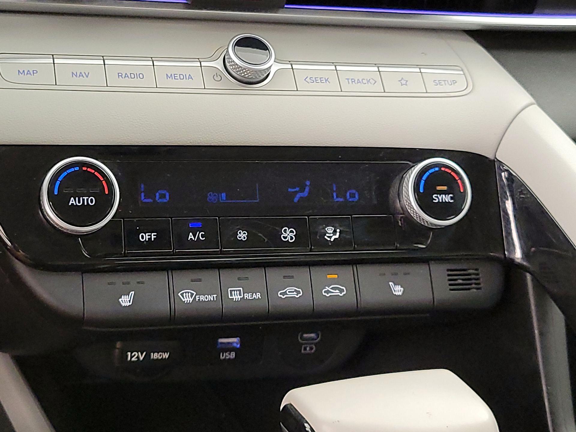 Thumbnail: 2024 Hyundai Elantra - 17