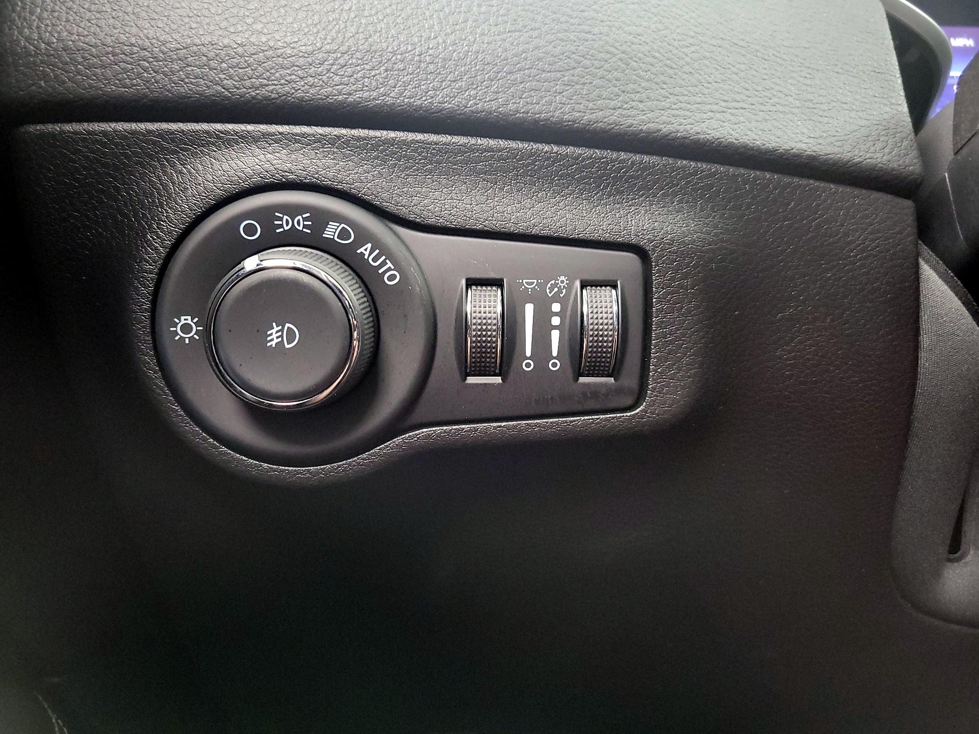 Thumbnail: 2021 Jeep Compass - 13