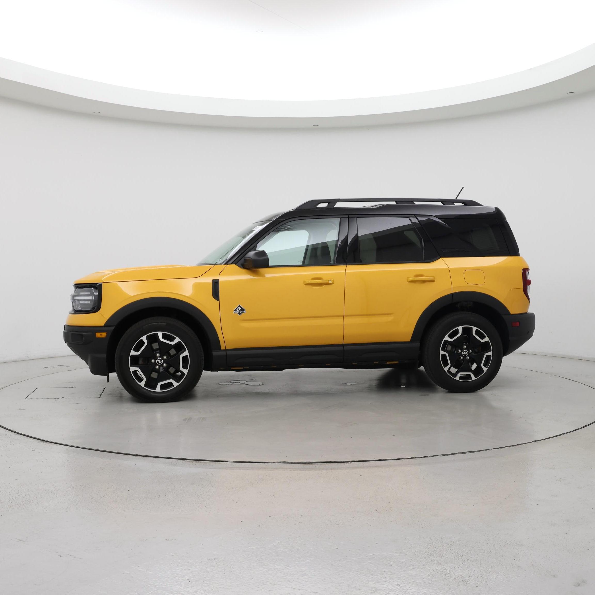 Thumbnail: 2022 Ford Bronco Sport - 3
