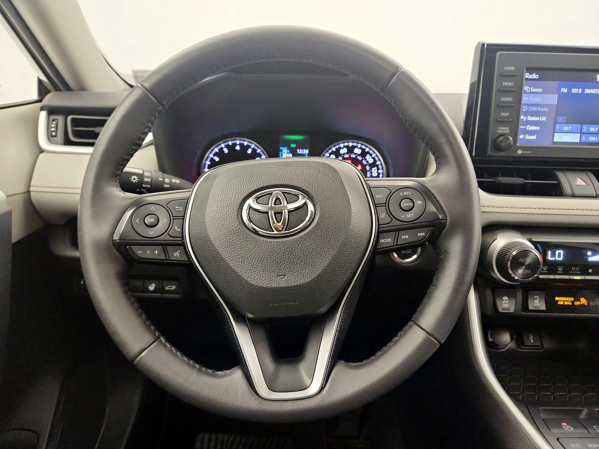 Thumbnail: 2021 Toyota RAV4 - 10