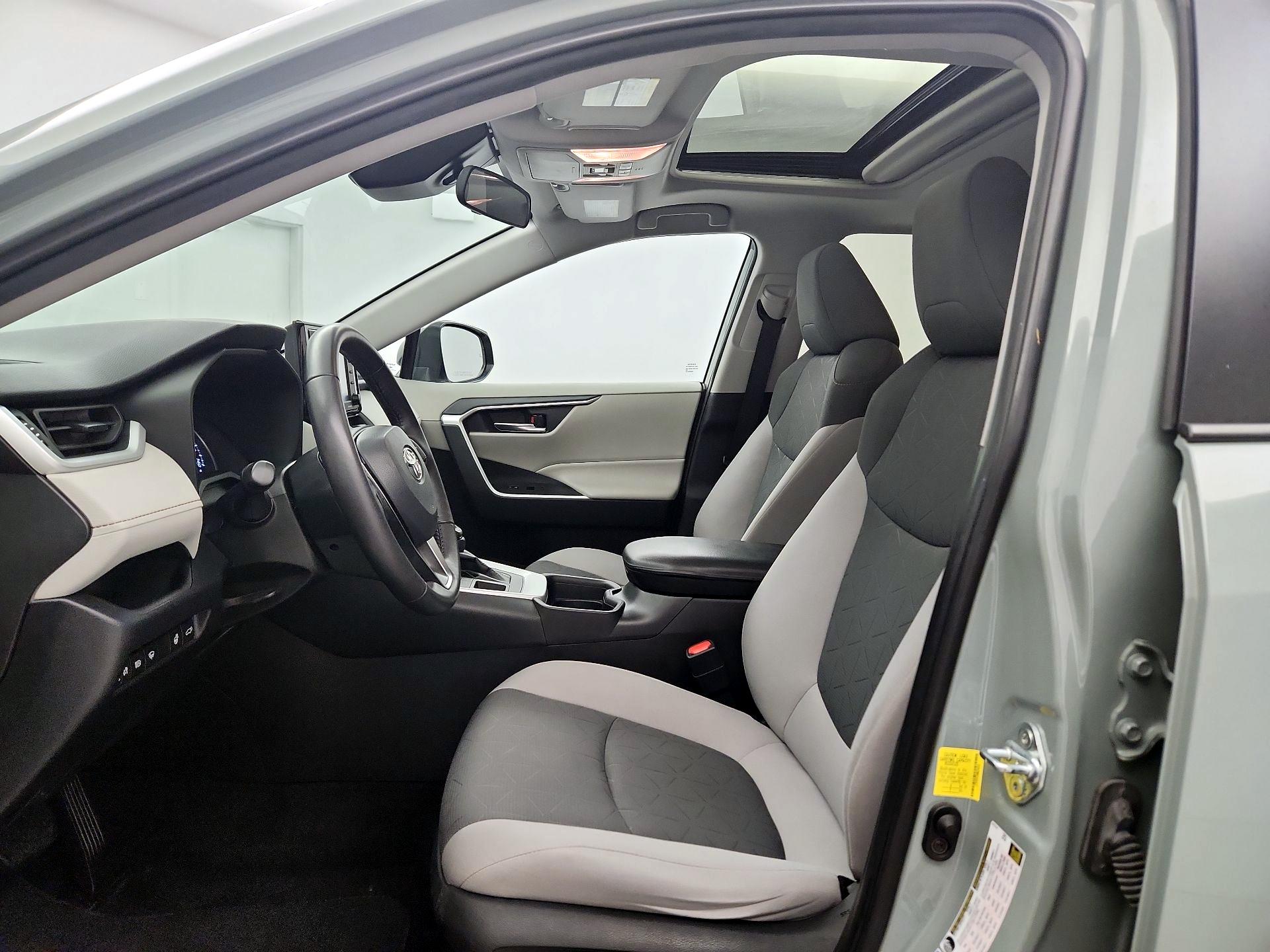 Thumbnail: 2021 Toyota RAV4 - 11
