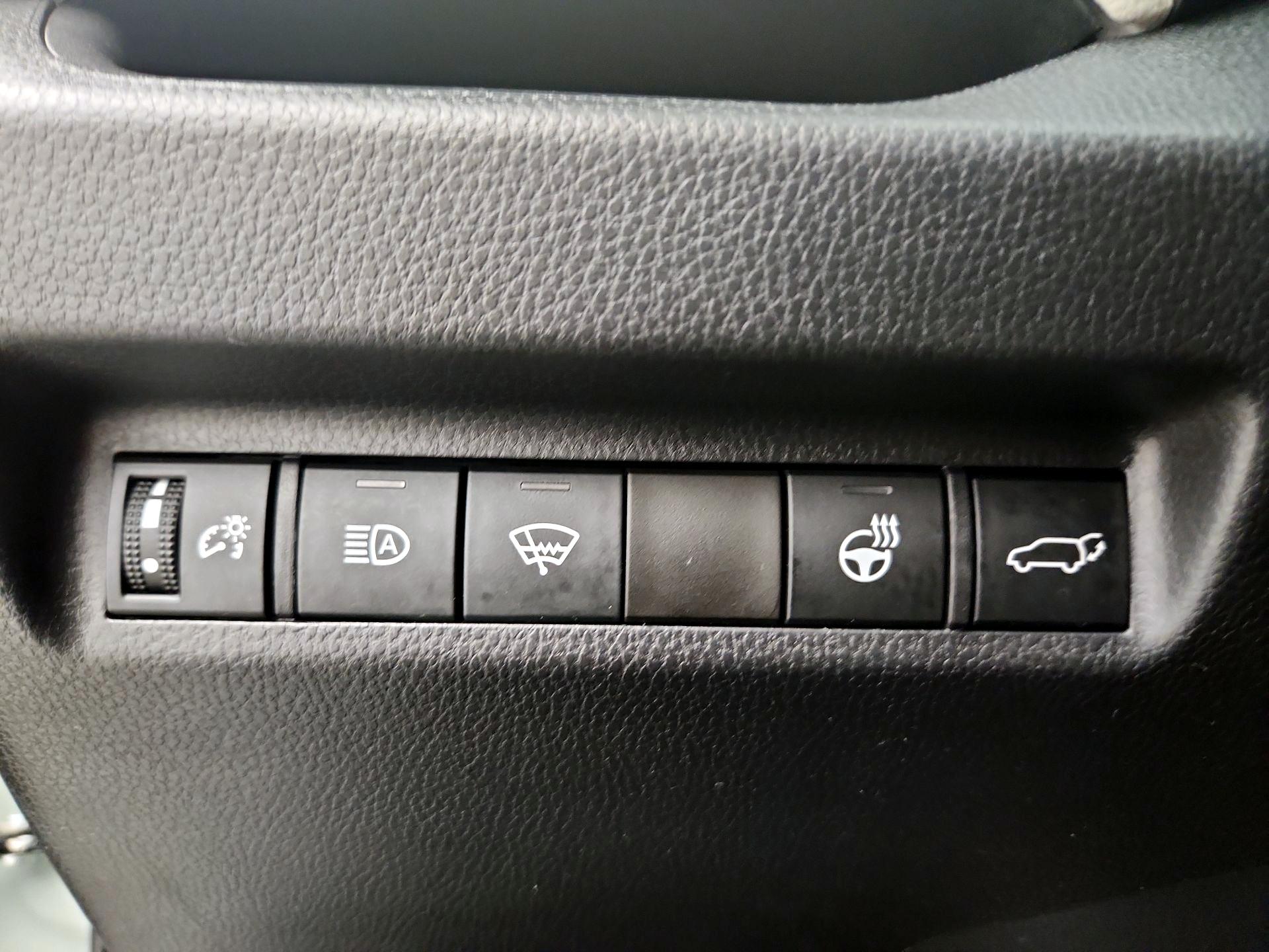 Thumbnail: 2021 Toyota RAV4 - 13