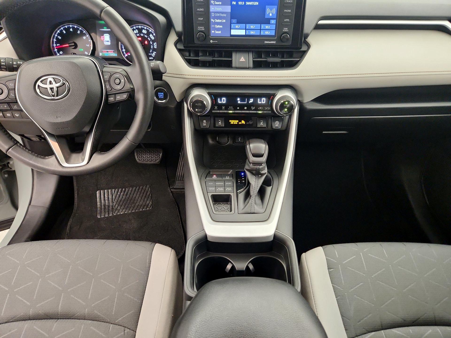 Thumbnail: 2021 Toyota RAV4 - 17
