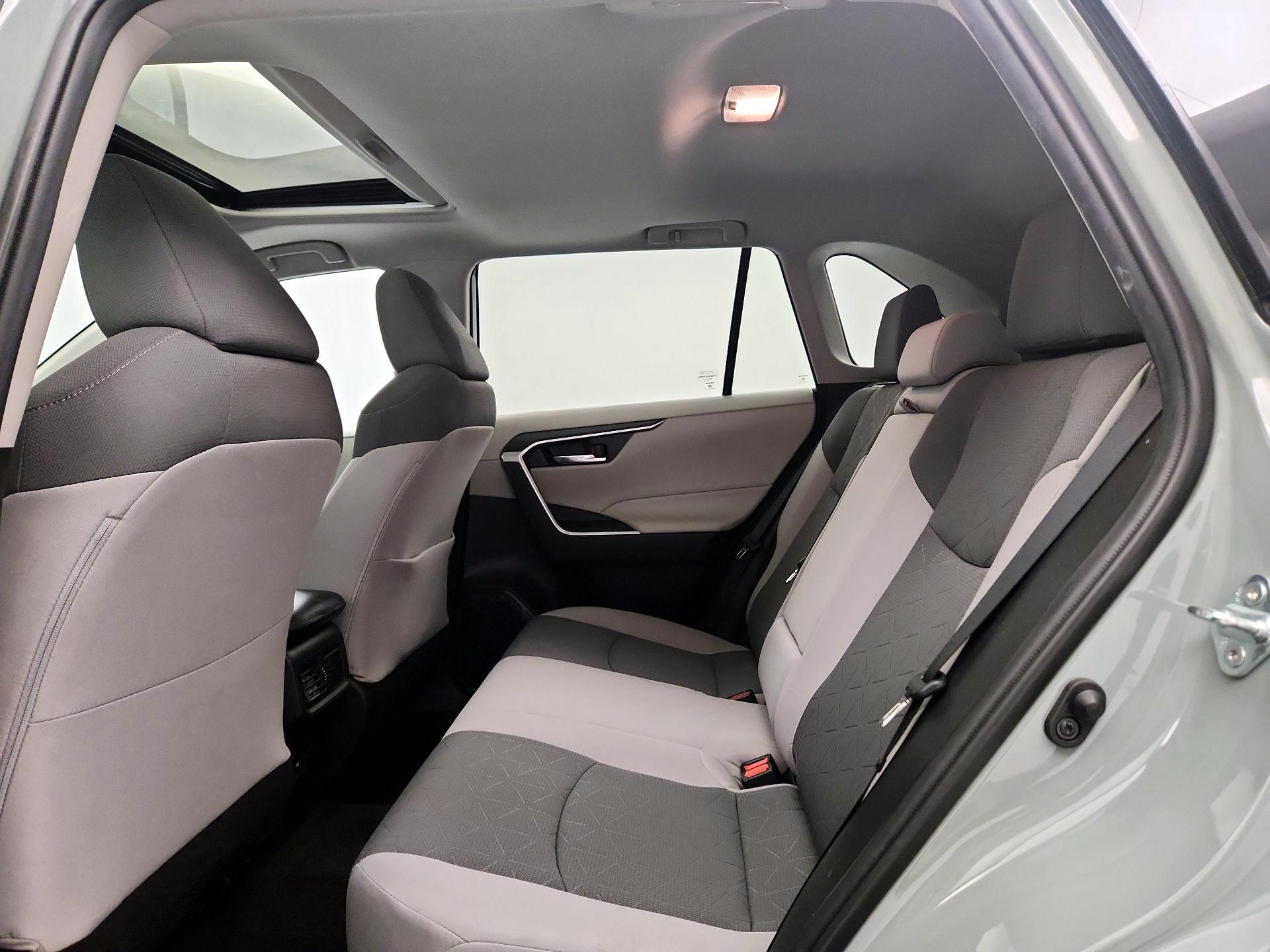 Thumbnail: 2021 Toyota RAV4 - 20