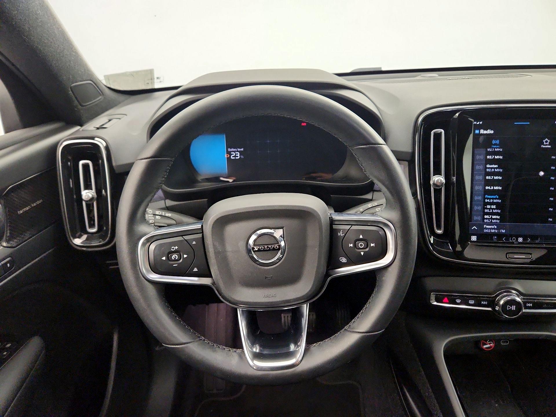 Thumbnail: 2022 Volvo C40 - 10