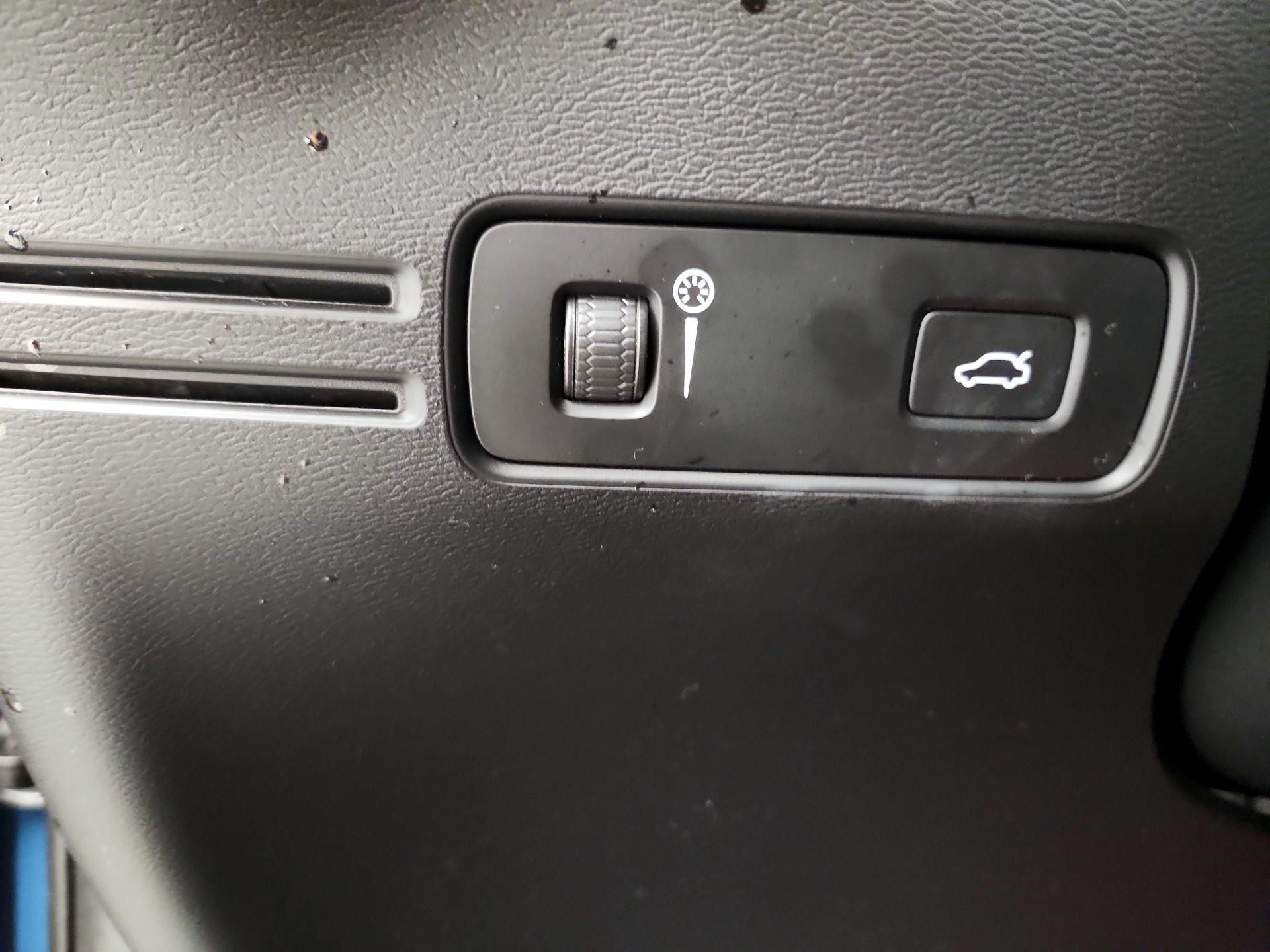 Thumbnail: 2022 Volvo C40 - 13