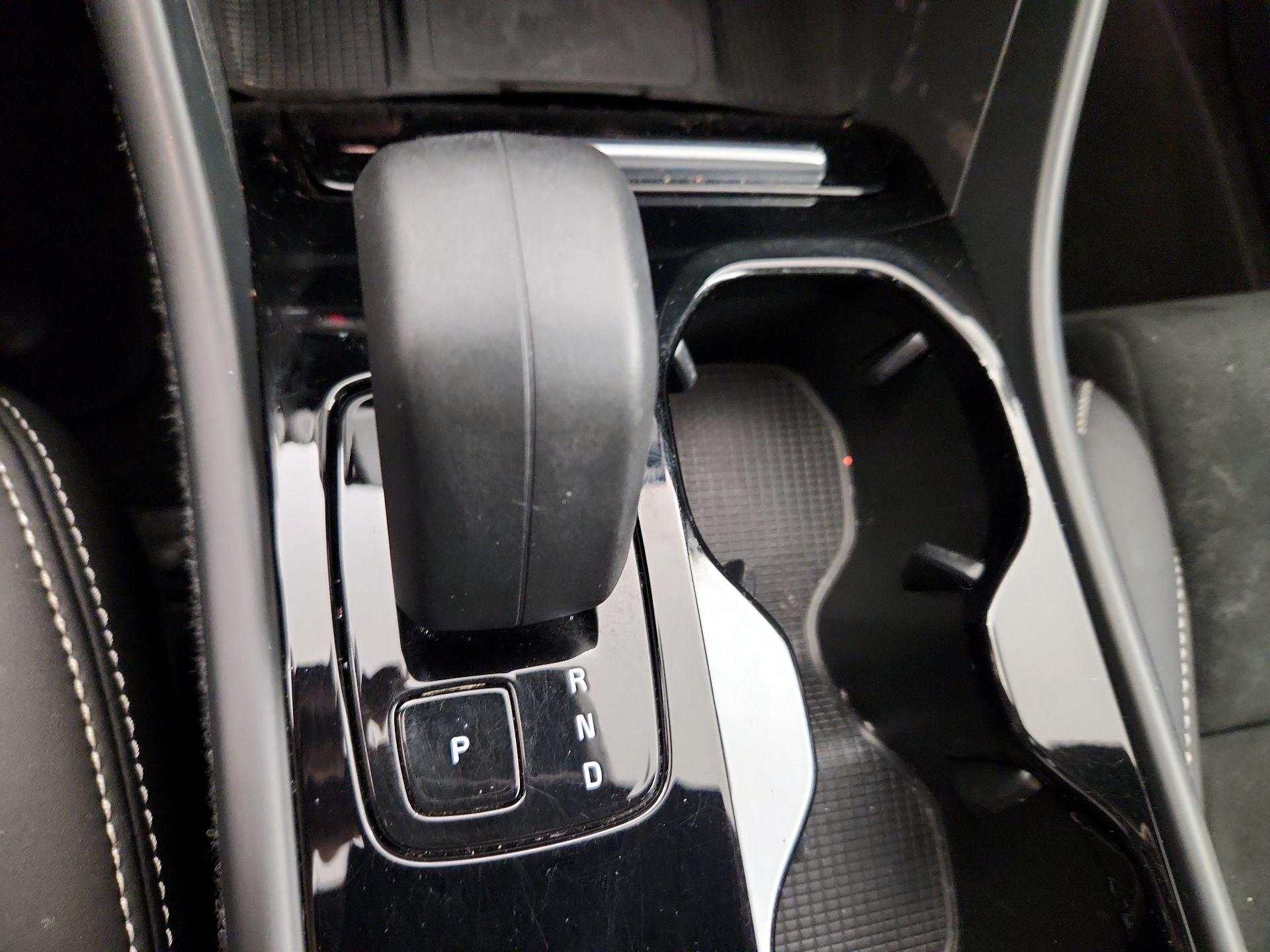 Thumbnail: 2022 Volvo C40 - 17