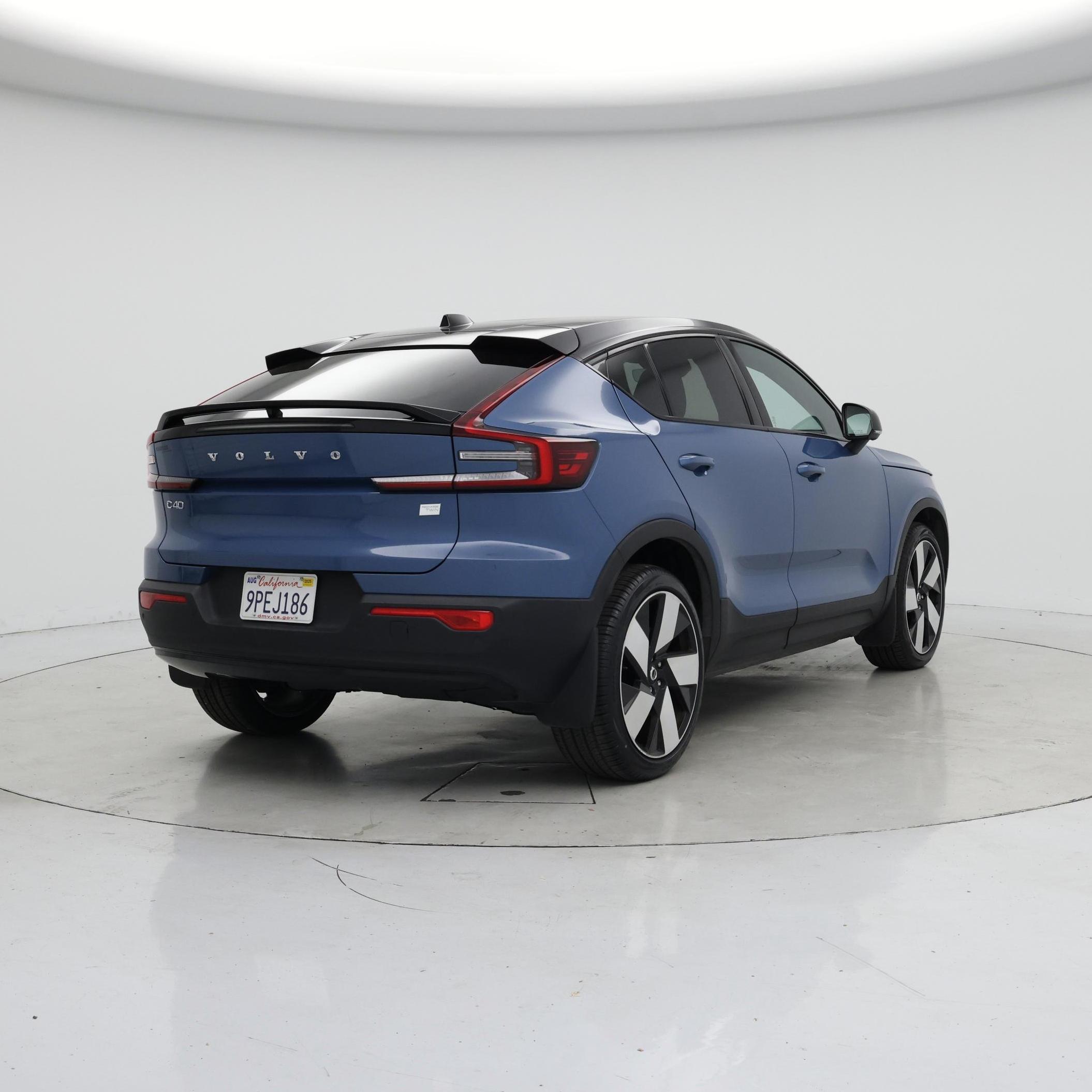 Thumbnail: 2022 Volvo C40 - 8