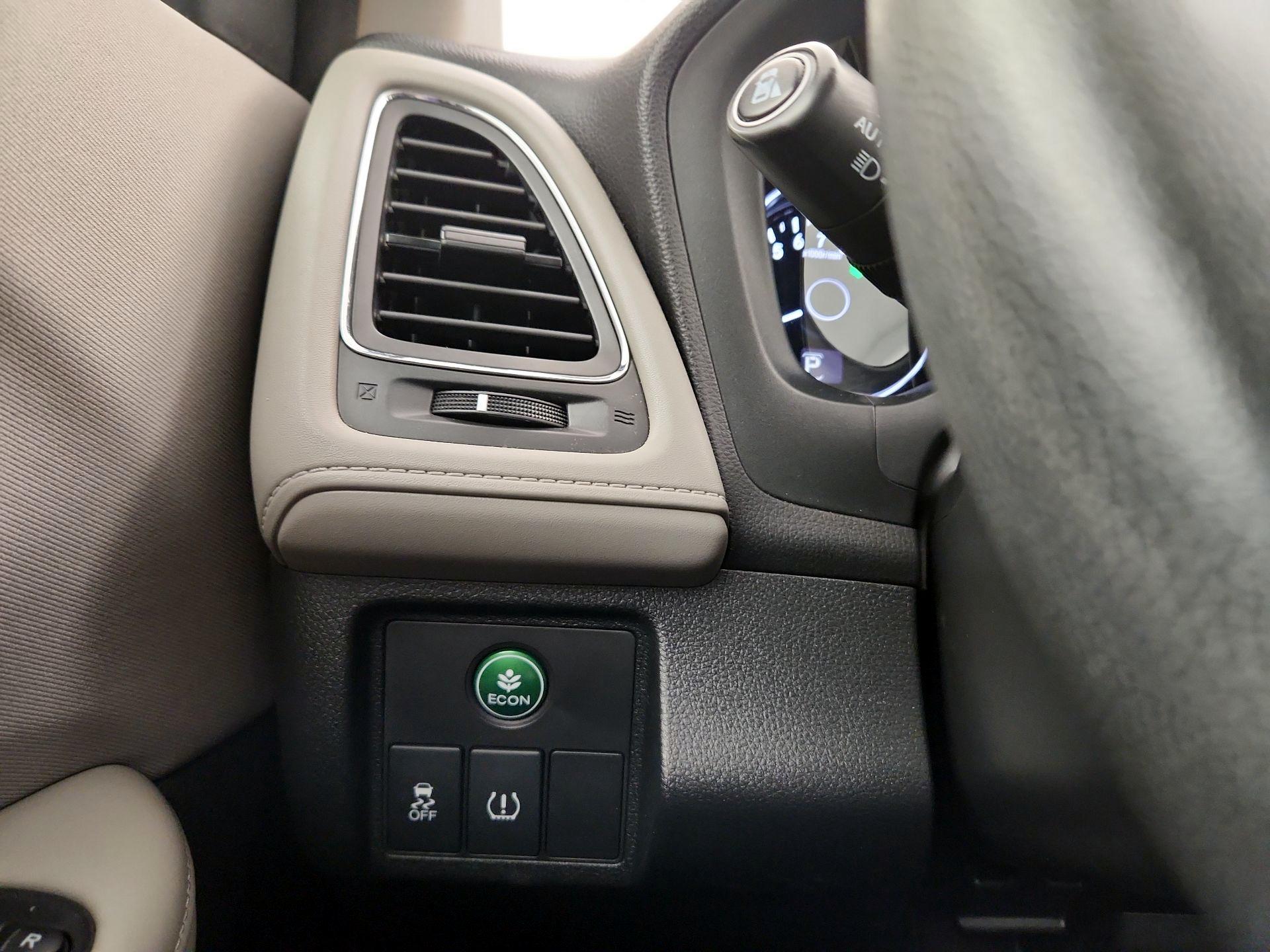 Thumbnail: 2016 Honda HR-V - 13
