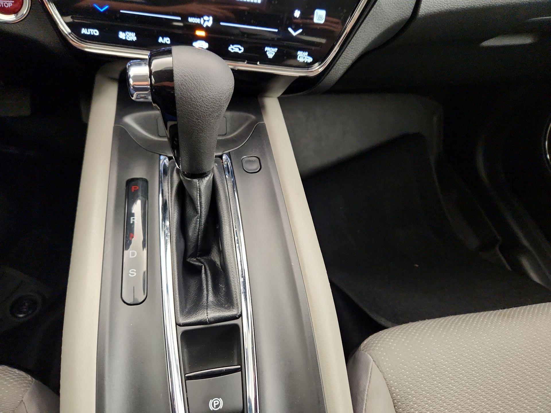 Thumbnail: 2016 Honda HR-V - 17