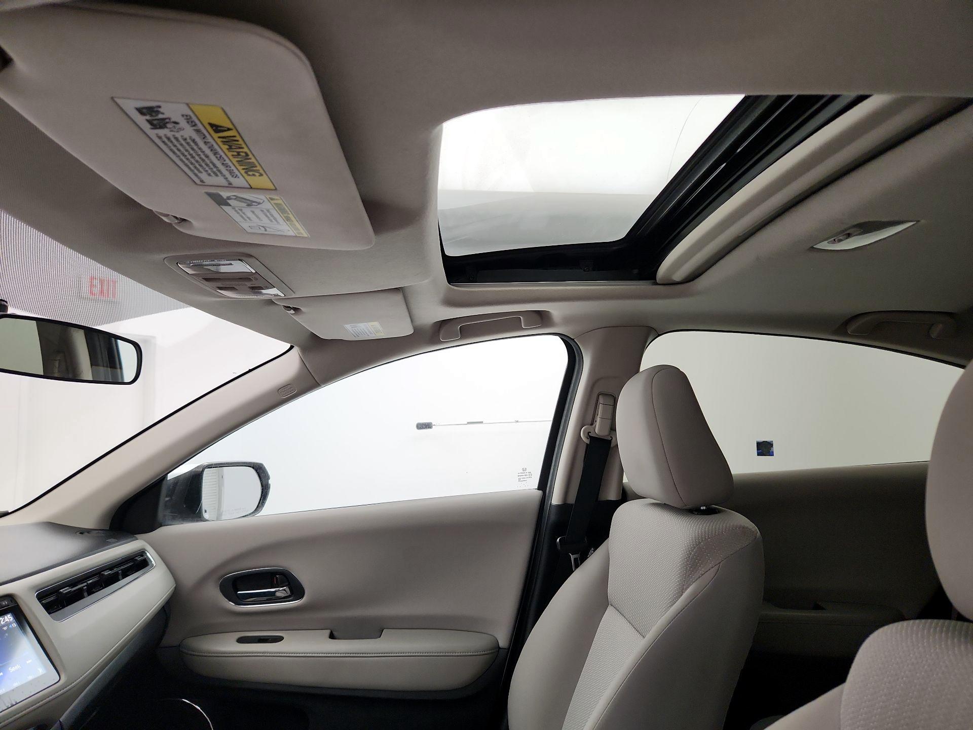 Thumbnail: 2016 Honda HR-V - 18
